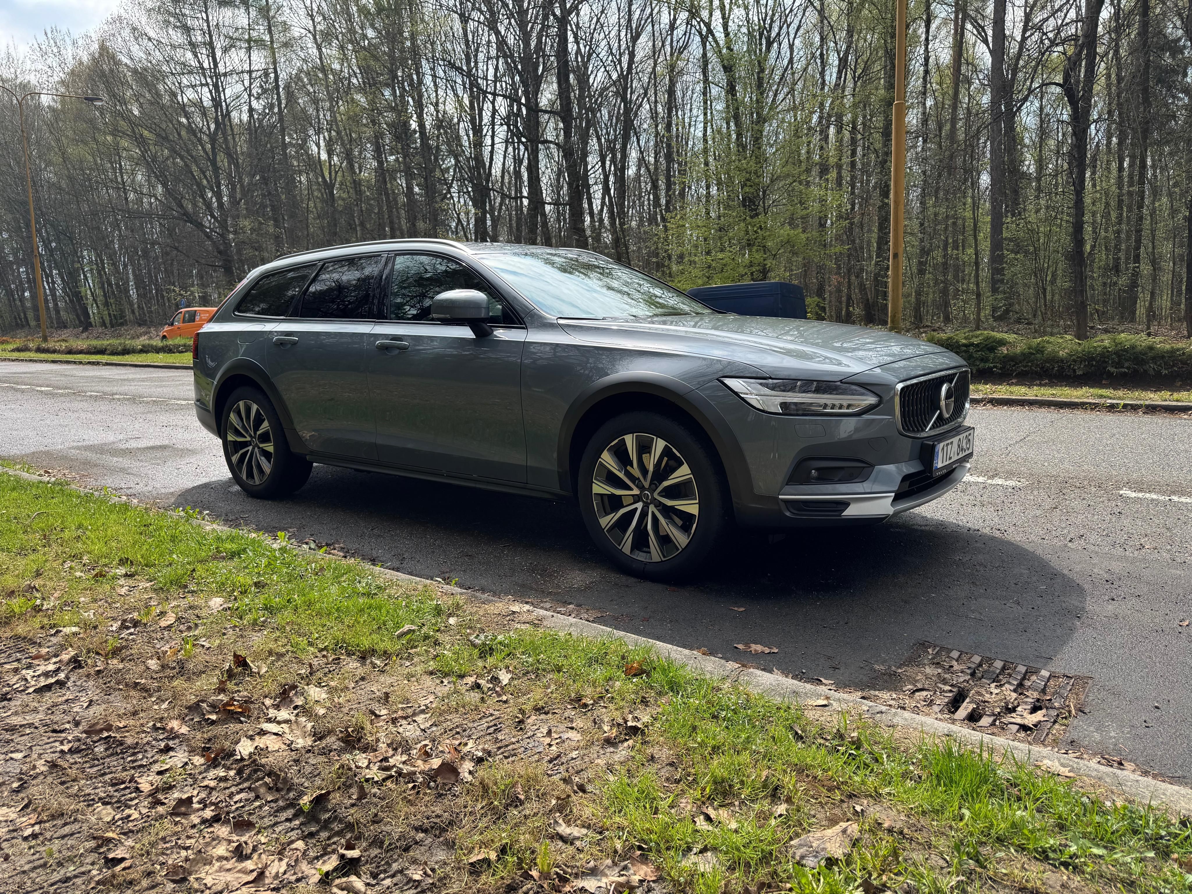 Volvo V90, V90CC B5 183kW 1maj DPH - fotka 3