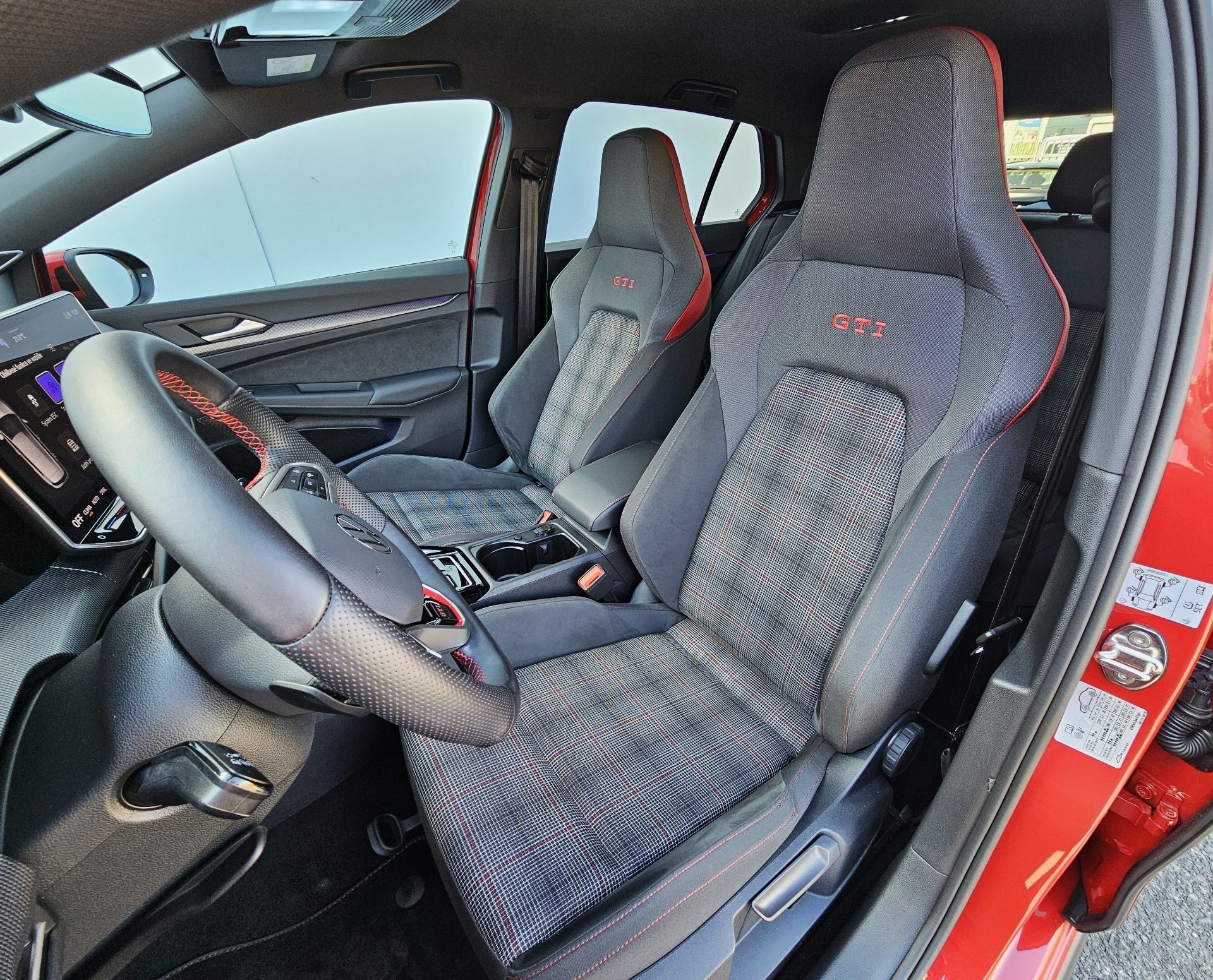 Volkswagen Golf, GTI 2.0 TSI 195 kW 7DSG - fotka 6