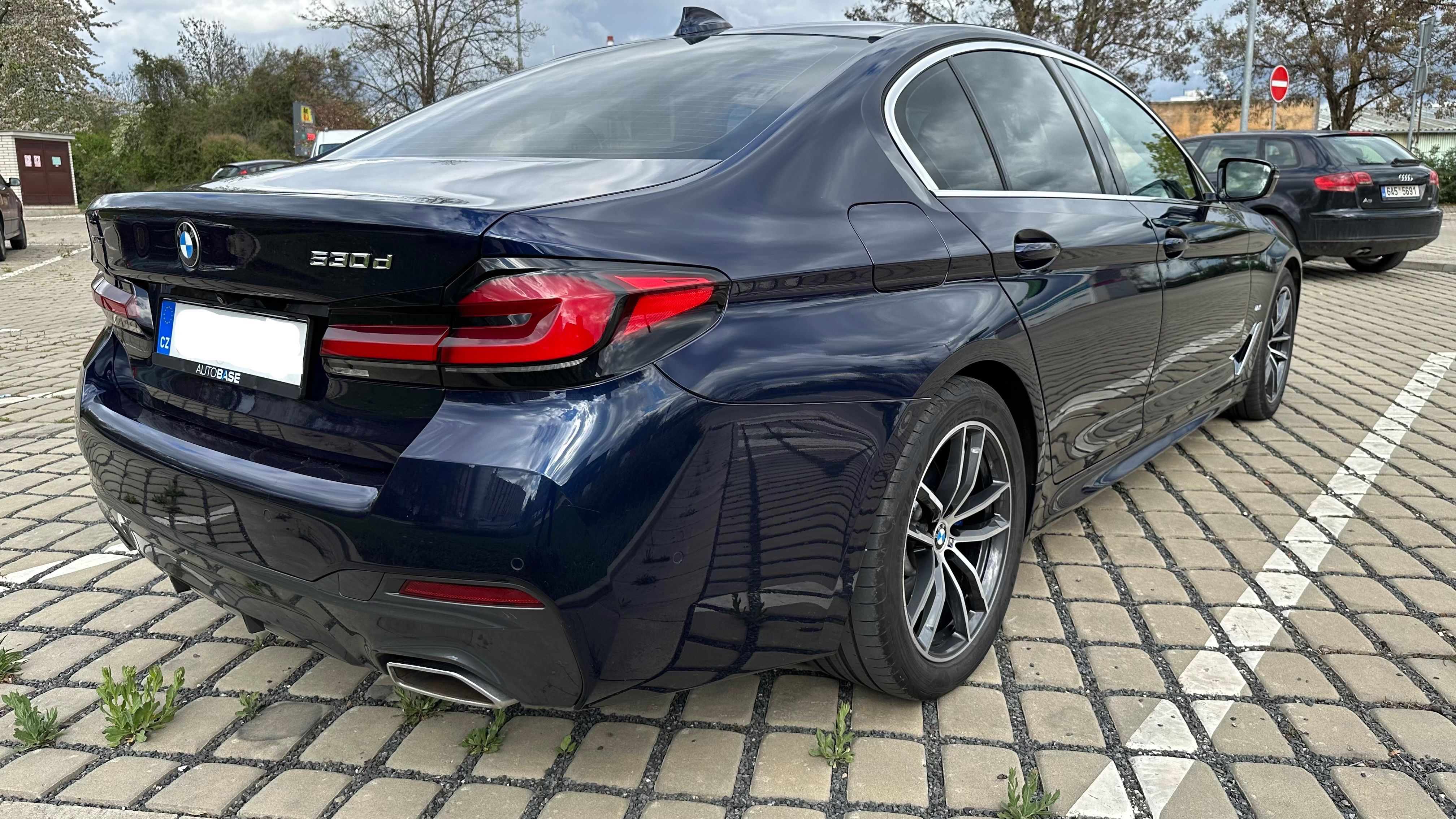 BMW Řada 5, BMW 530d xDrive M packet - fotka 5