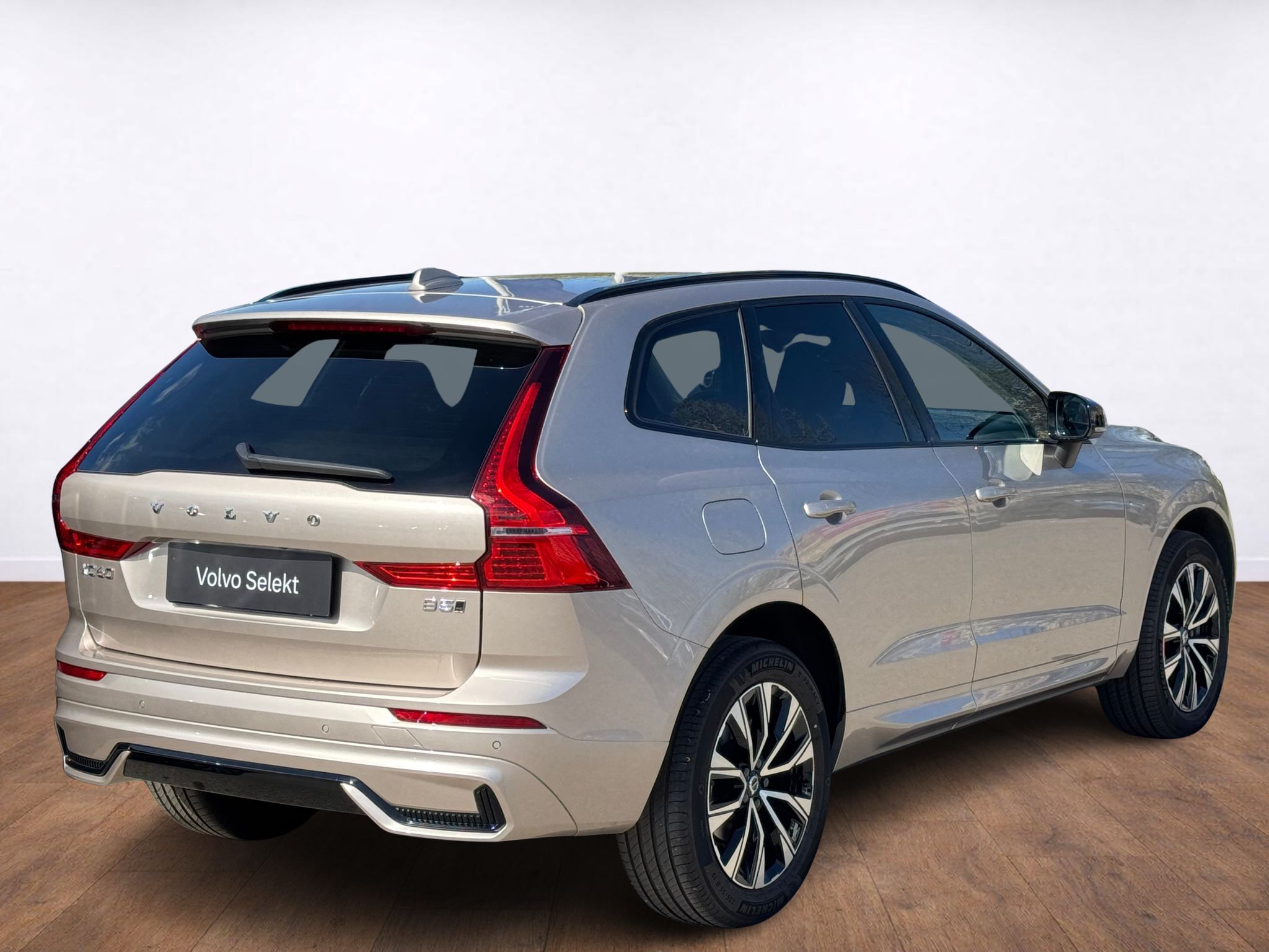 Volvo XC60, PLUS DARK B5, FULL LED - fotka 5