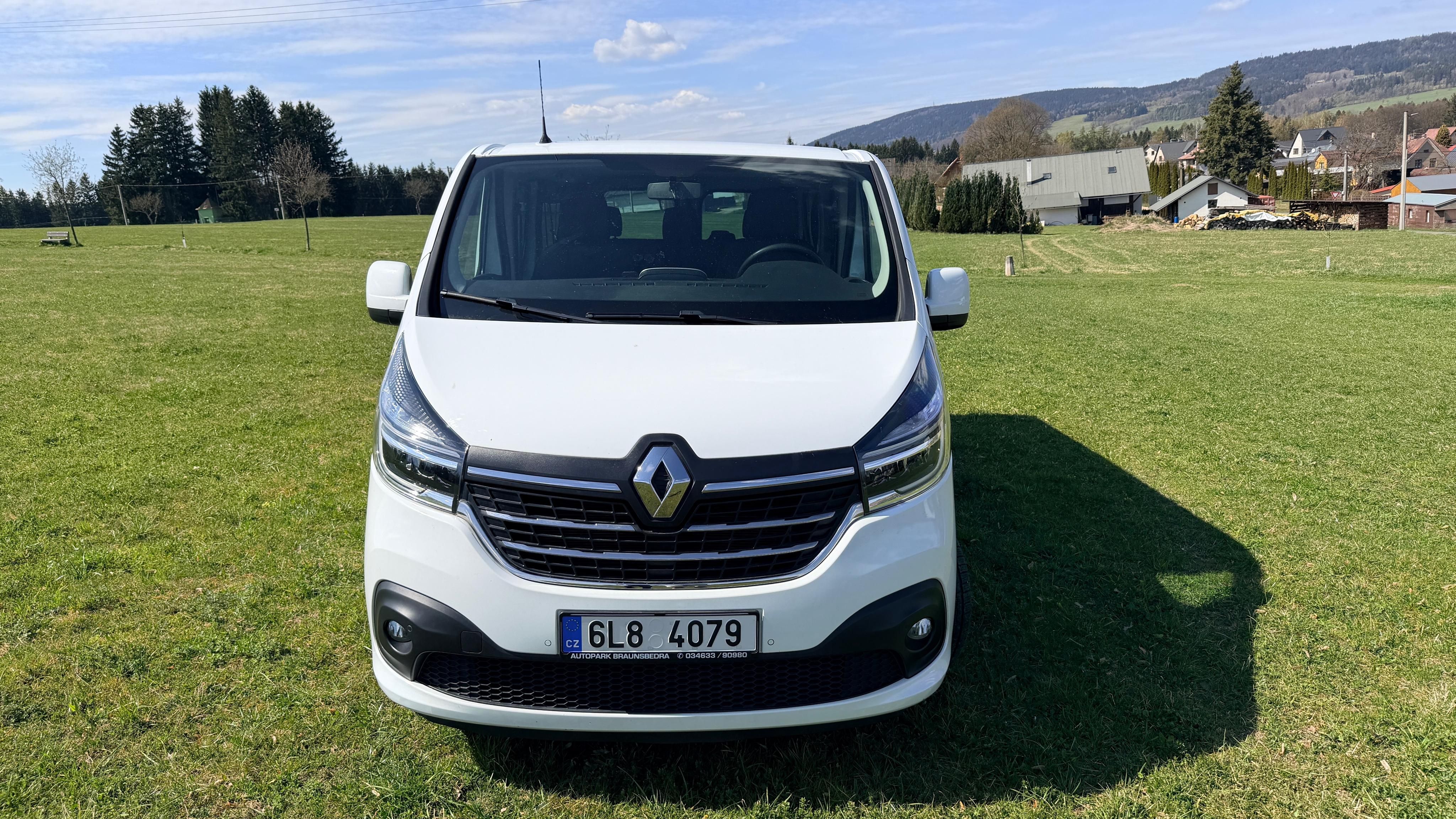 Renault Trafic, 2.0 dCi, 88 kW, 8 míst, tažné