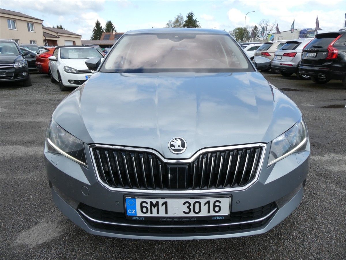 Škoda Superb, 2,0 TDi STYLE DSG, 2x kola, ČR - fotka 2