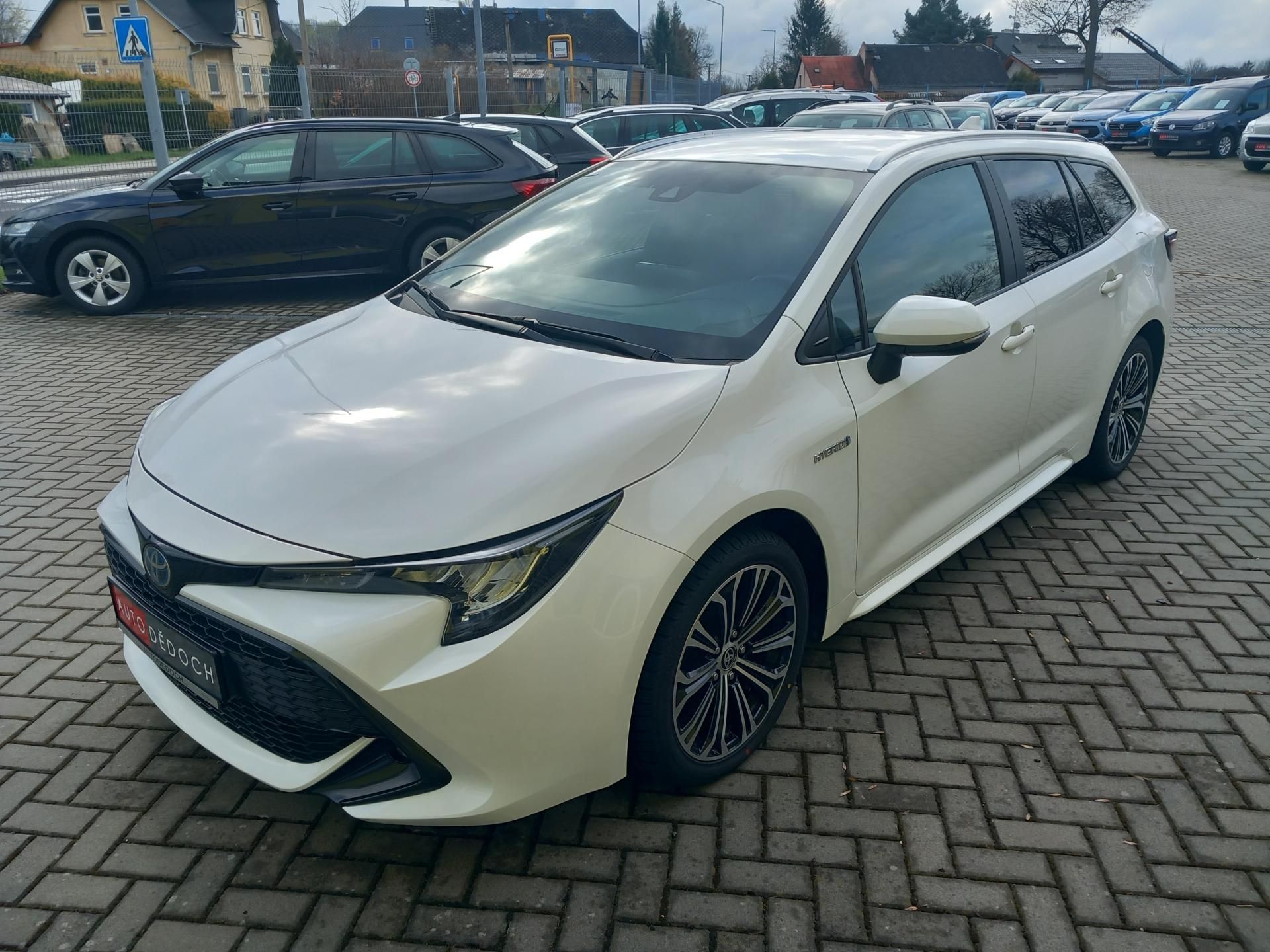 Toyota Corolla, 1,8 NAVI VYHŘ.VOLANT ODPOČET ! - fotka 3