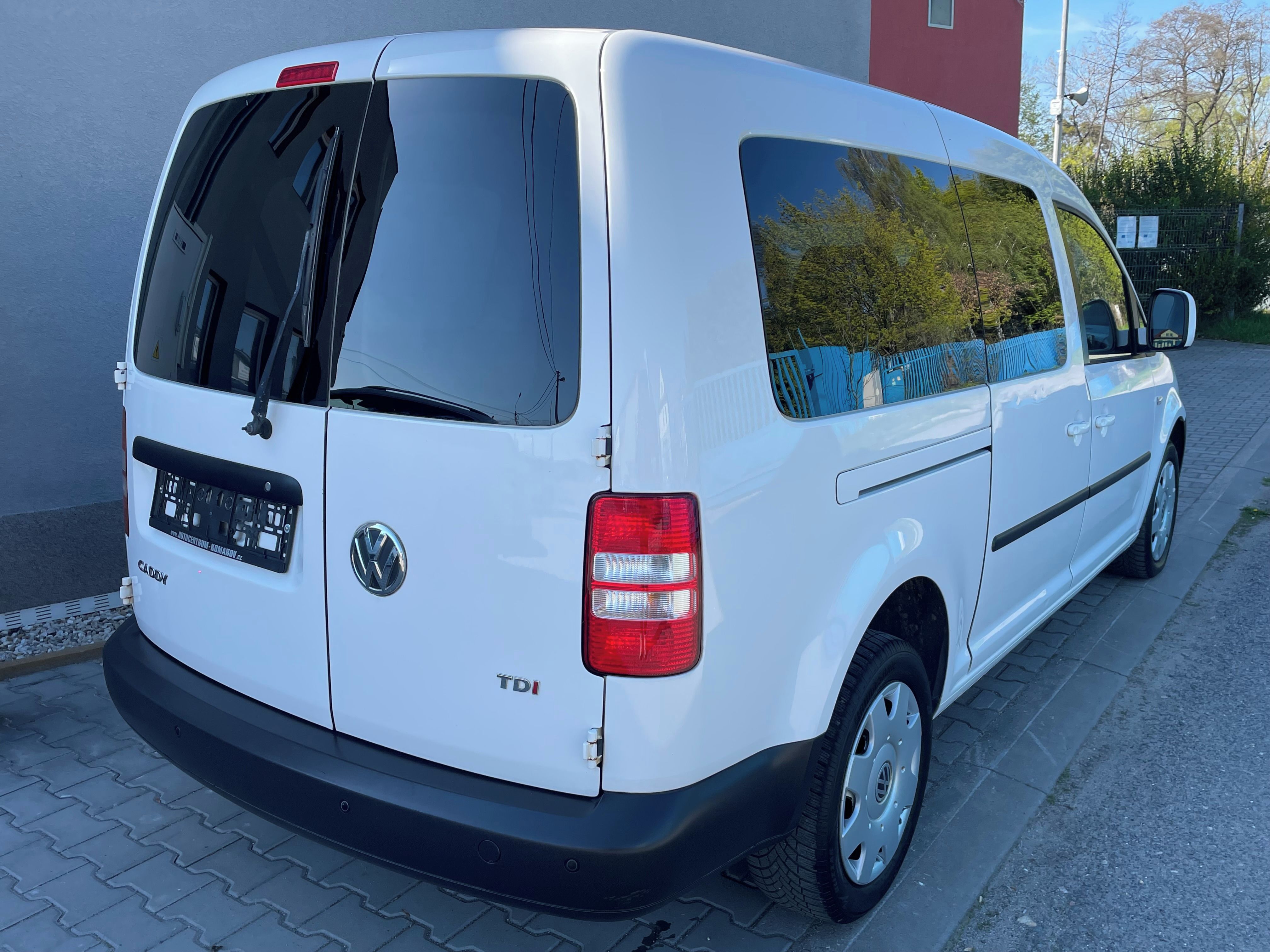 Volkswagen Caddy, MAXI 1.6 TDI 75 kW Serv.kniha - fotka 5