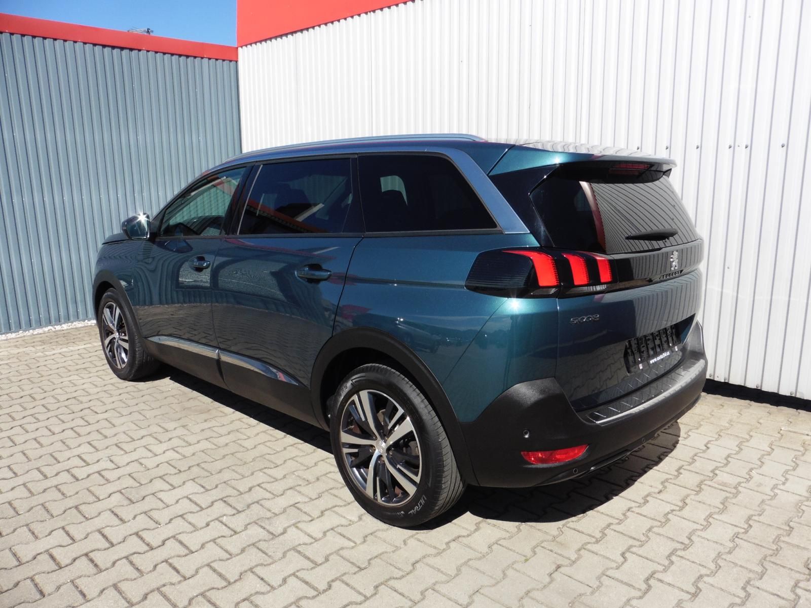 Peugeot 5008, 2.0 HDi Allure 7.míst Navi - fotka 4