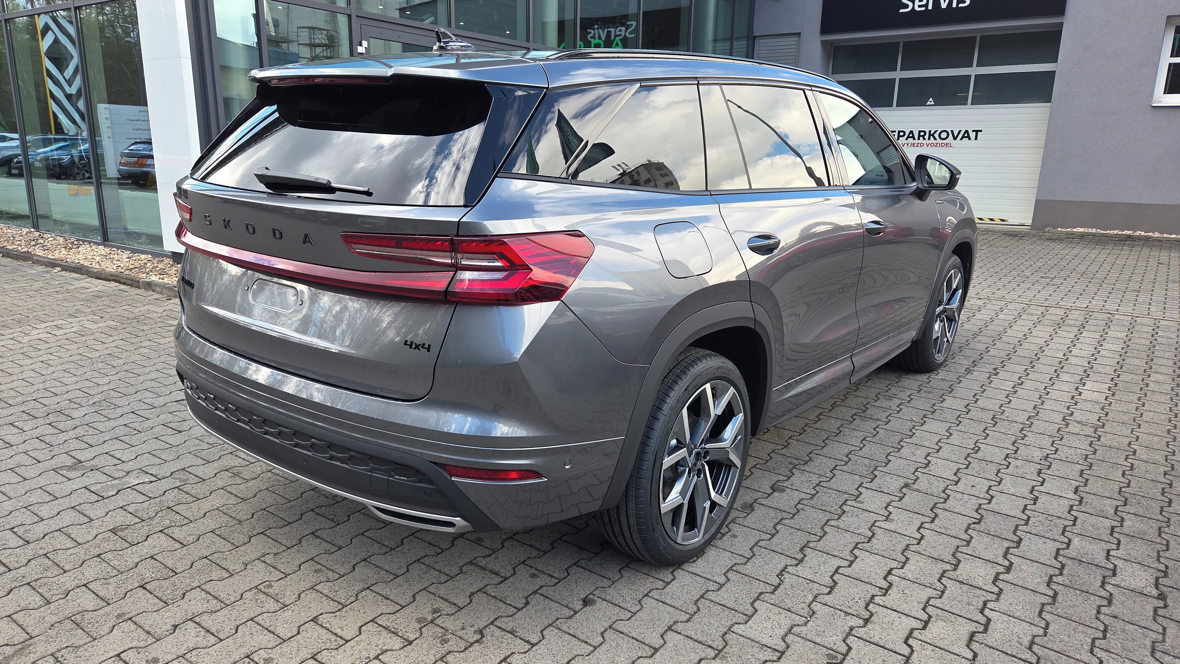 Škoda Kodiaq, Sportline TDI 142 kW DSG 4x4 - fotka 3