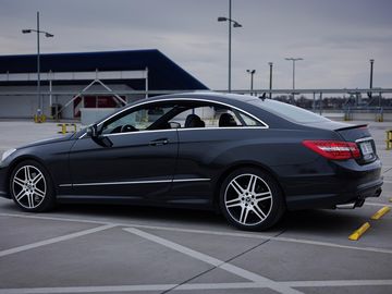 Mercedes-Benz E-Coupe 250 CGI