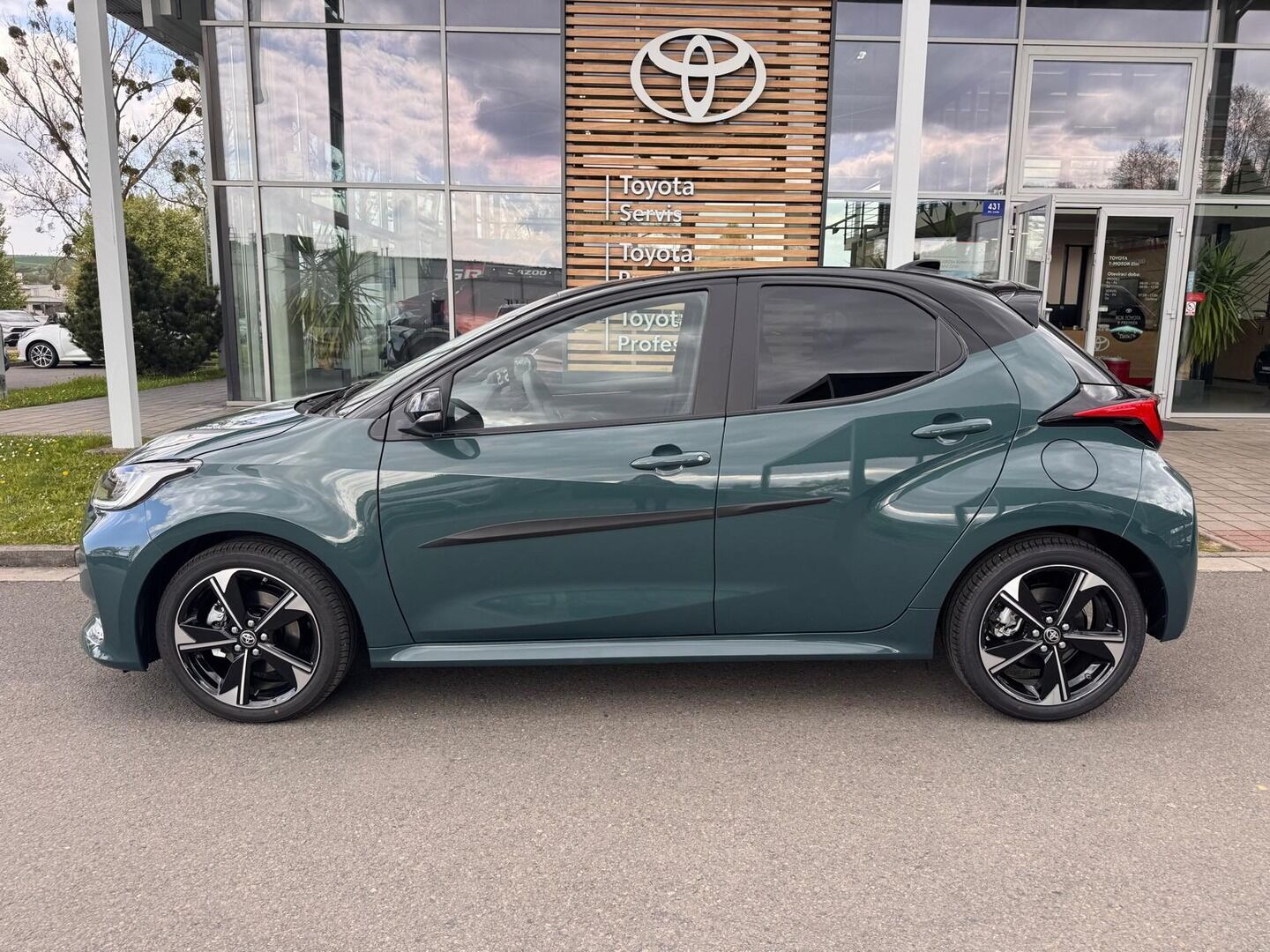 Toyota Yaris, 1.5 Executive VIP - fotka 5