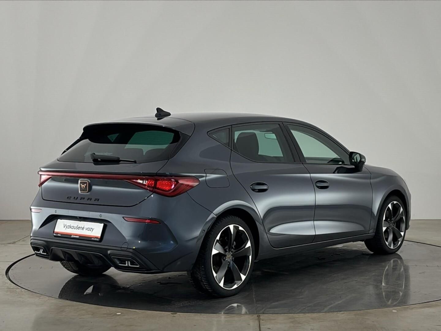 Cupra Leon, 1.5 eTSi / 110 kW DSG - fotka 2