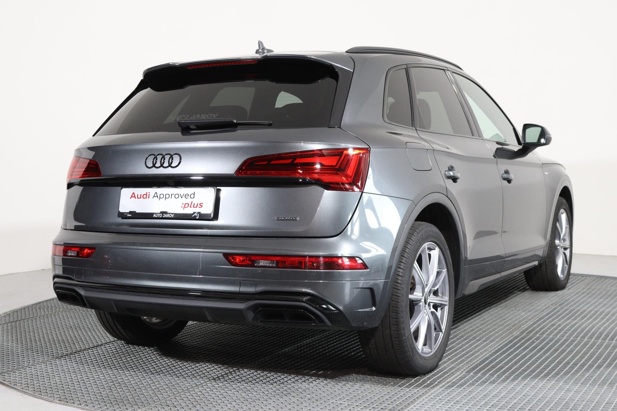 Audi Q5, Sline 40 TDI quattro Stronic - fotka 5