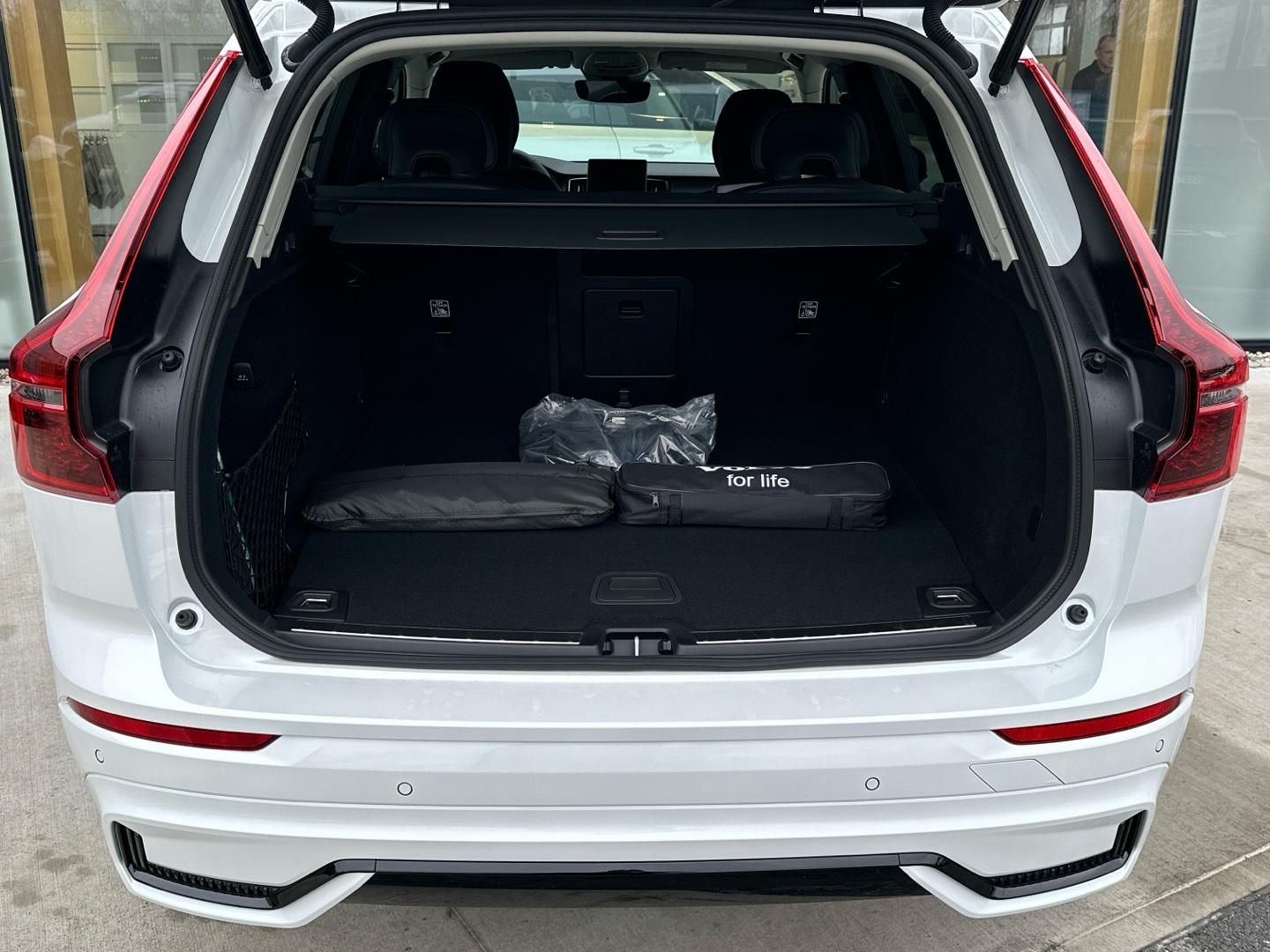 Volvo XC60, 2.0T6 AWD 293kW 4x4  PLUS DARK - fotka 4