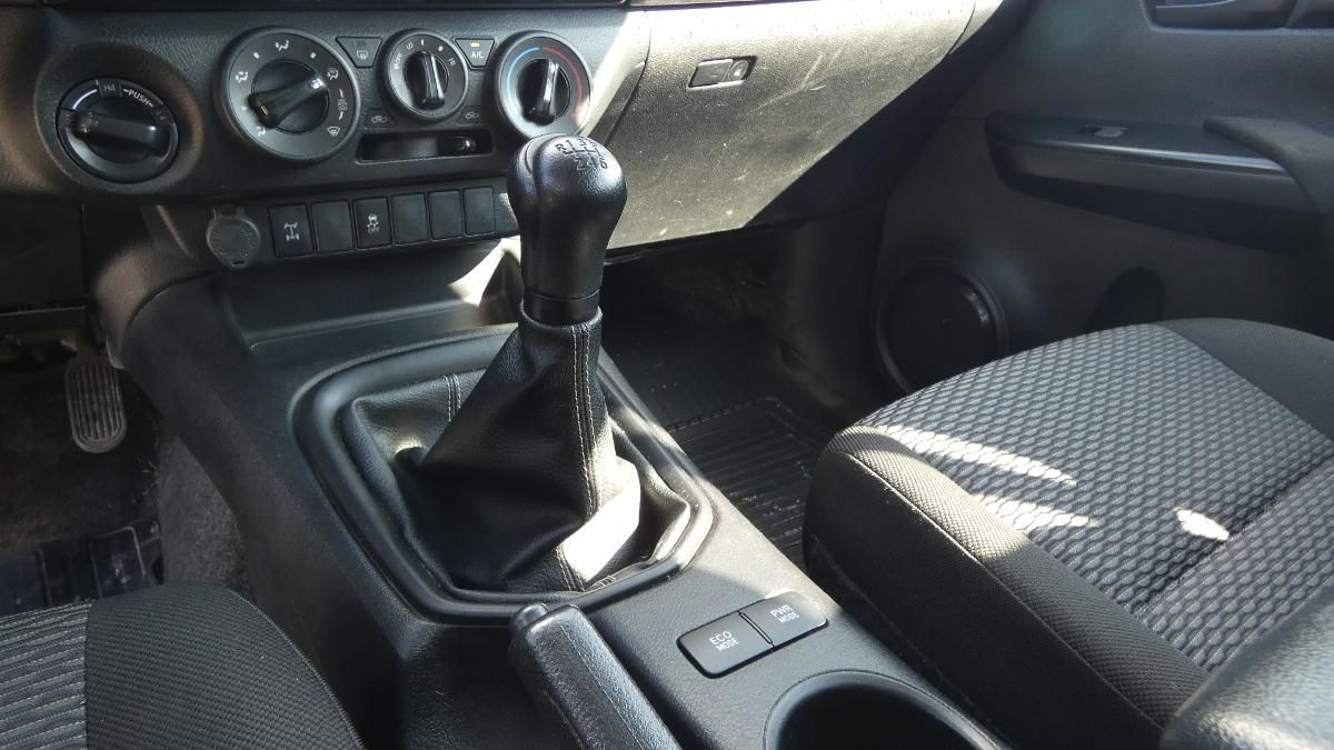 Toyota Hilux, 2.4 D-4D Double Cab 4x4 Live - fotka 6