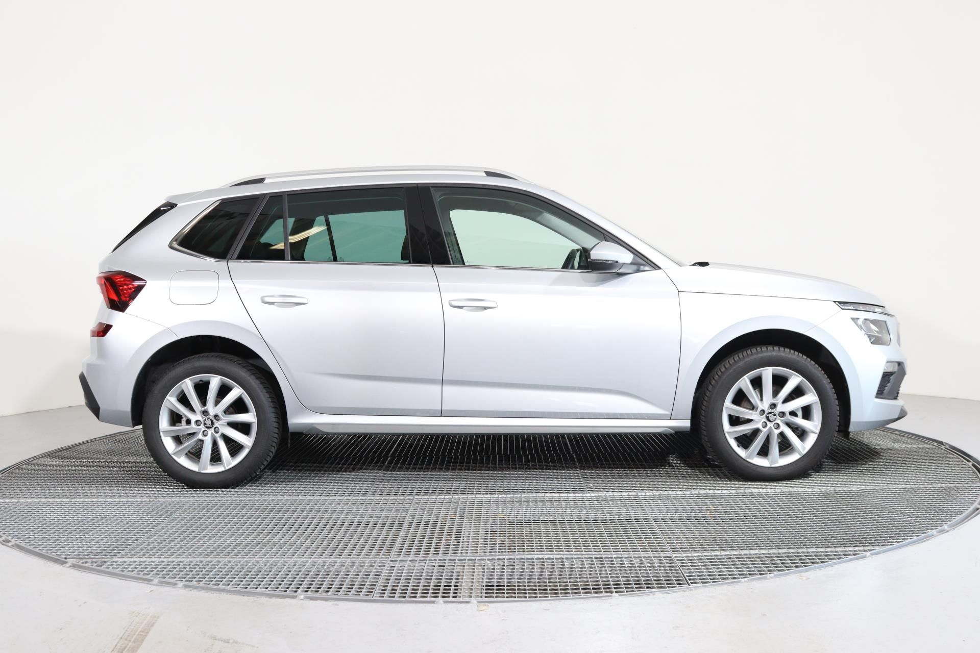 Škoda Kamiq, TOP SELECTION 1,0 TSI 85 kW - fotka 3