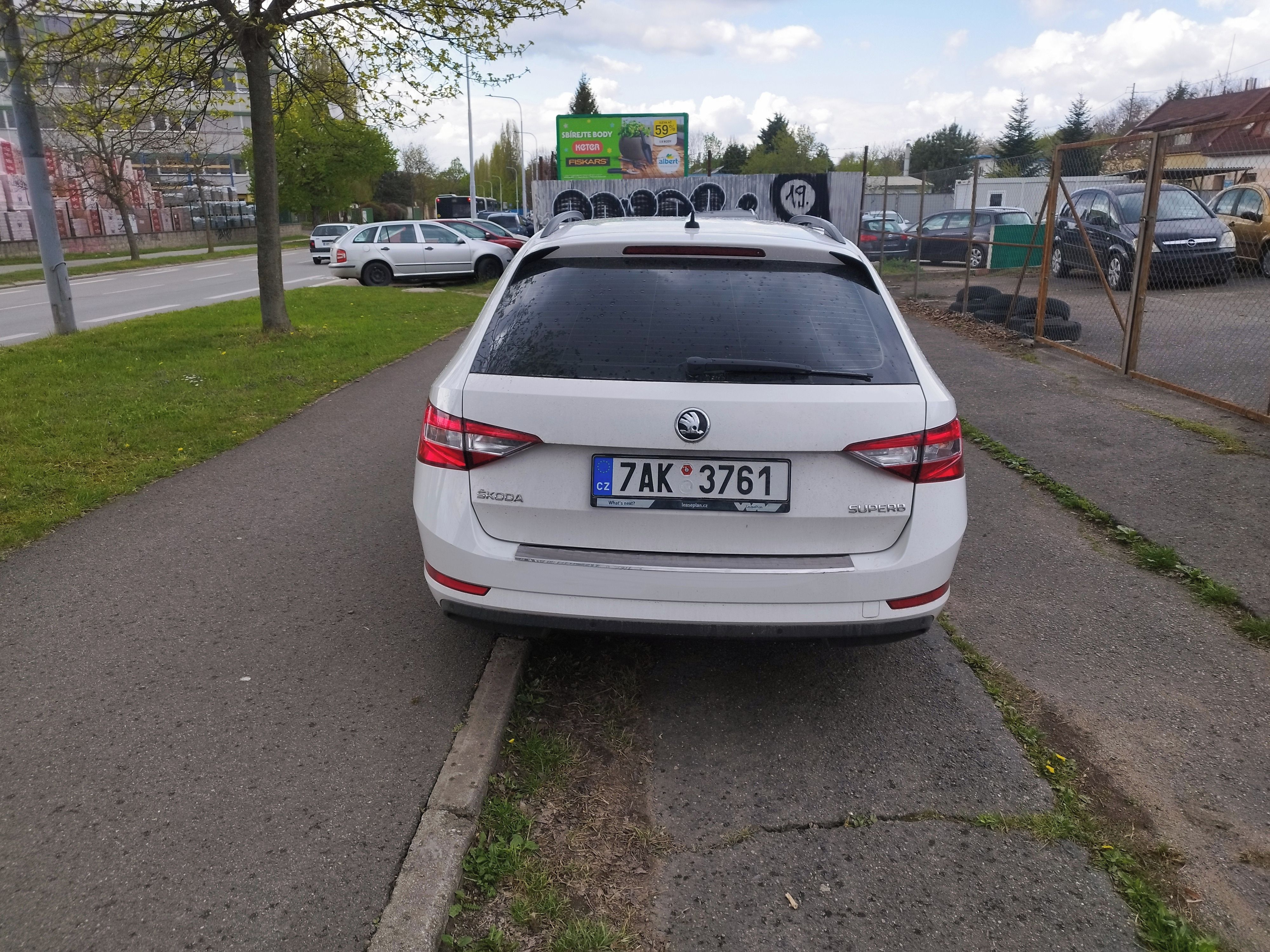 Škoda Superb, 2.0TDi - fotka 4