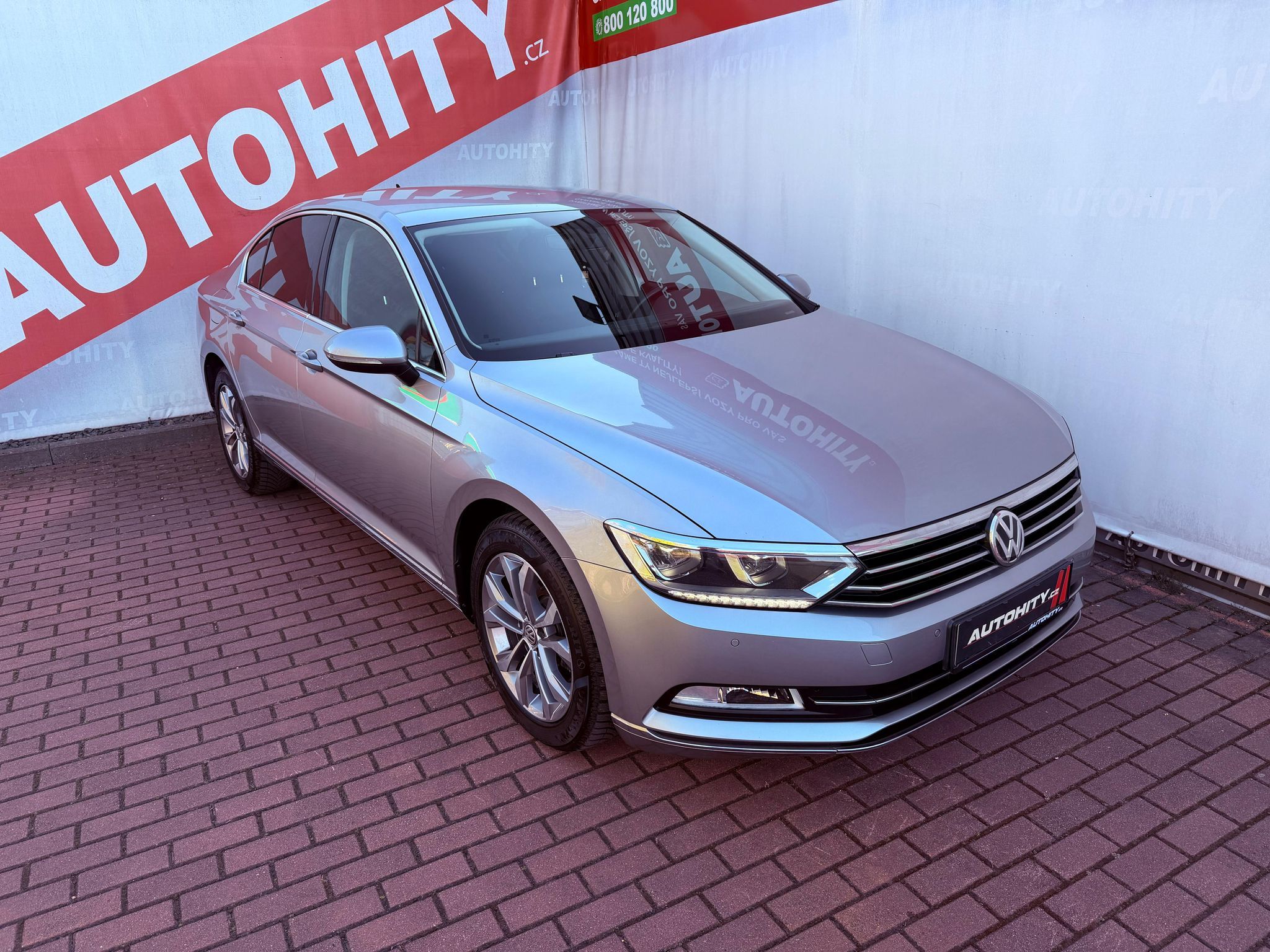 Volkswagen Passat, 2.0 TDi Highline DSG, ČR, 1.Ma - fotka 5