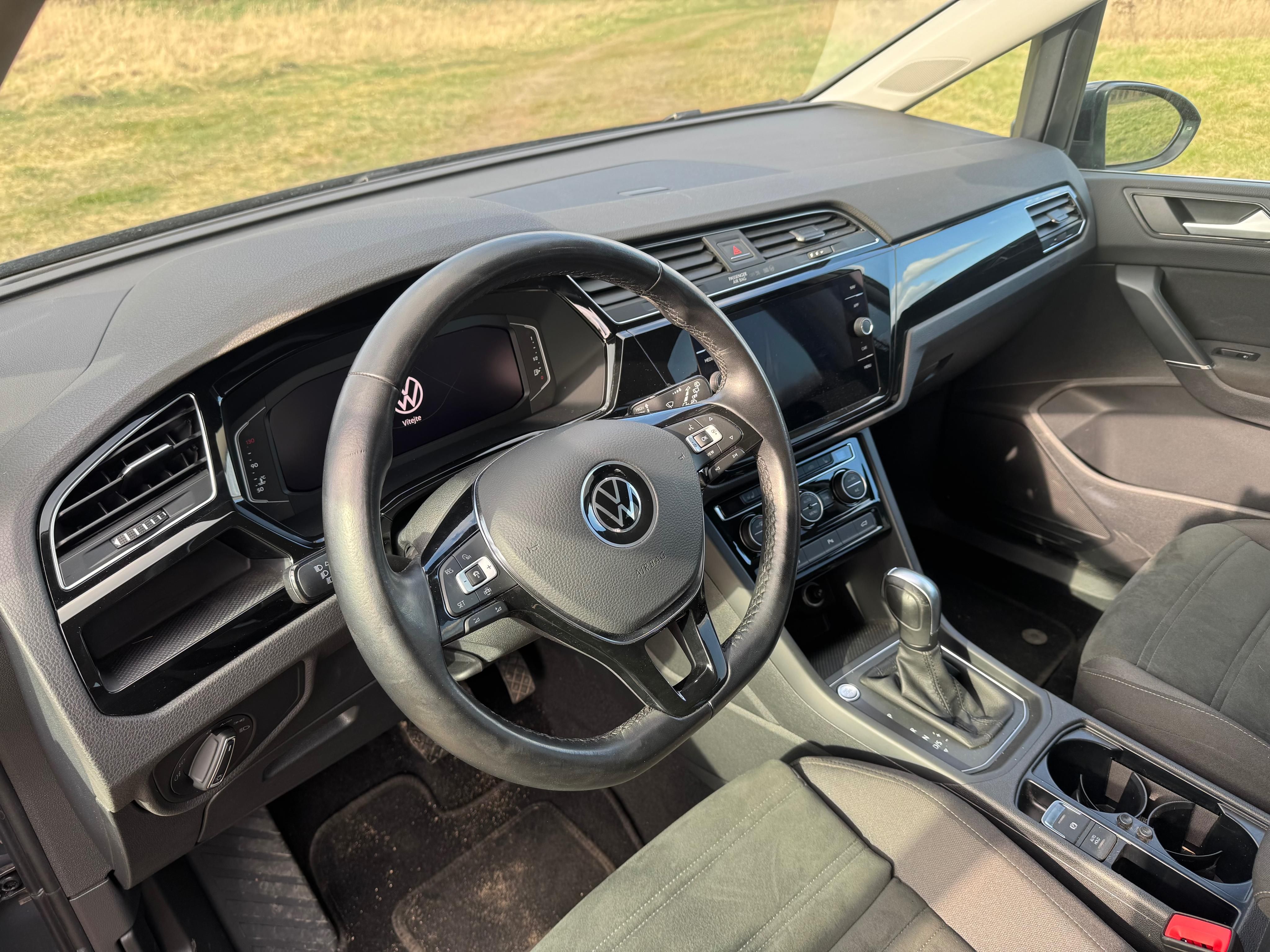 Volkswagen Touran - fotka 5