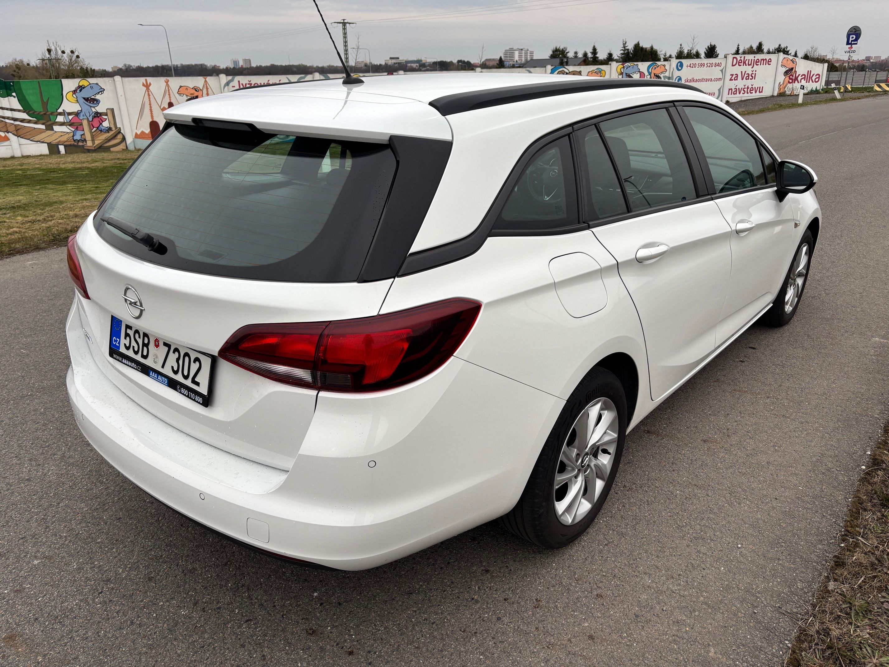 Opel Astra, 1.2 Turbo 81kw - fotka 4