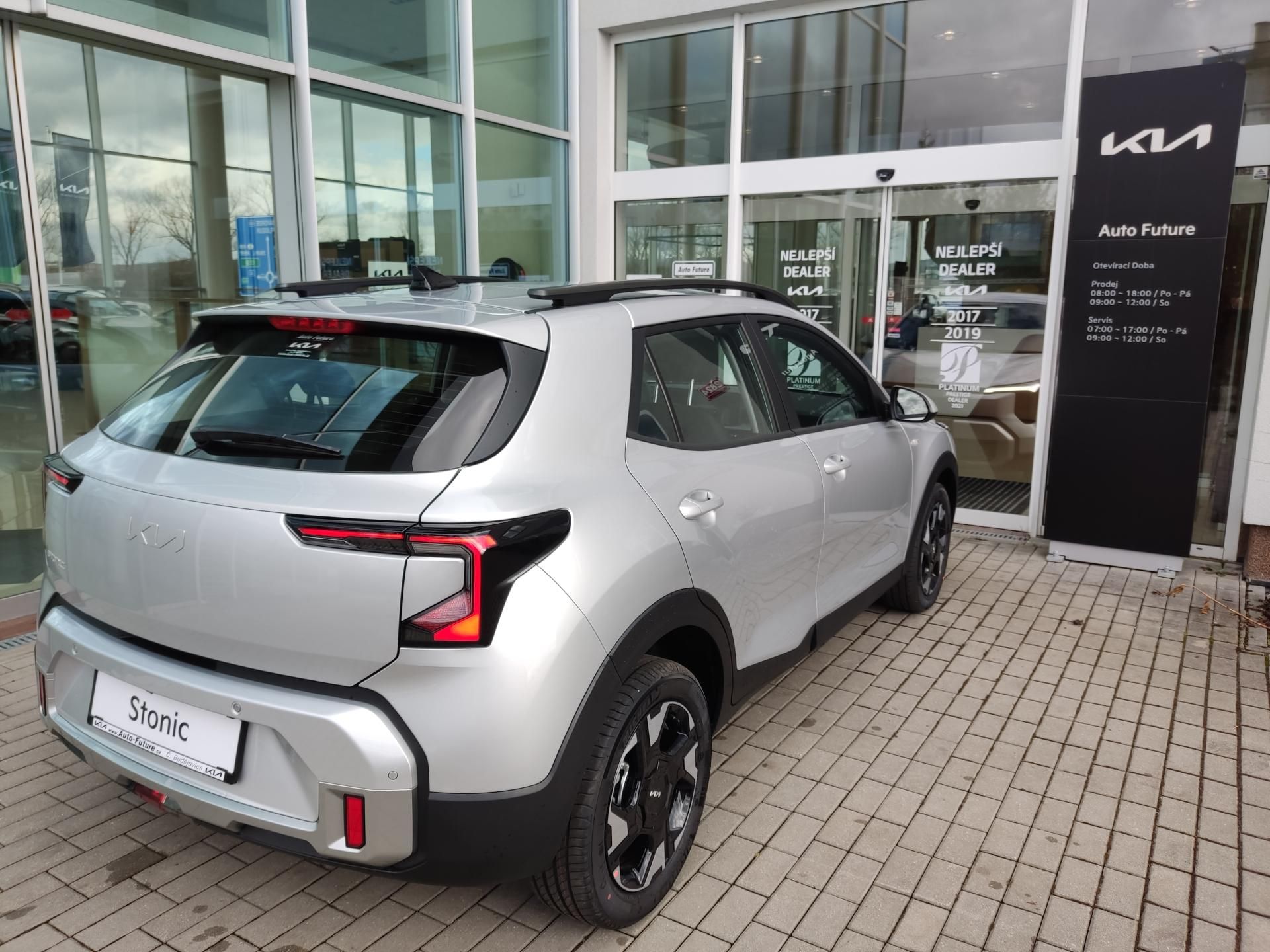Kia Stonic, 1,0 T-GDi GPF SPIN - fotka 2