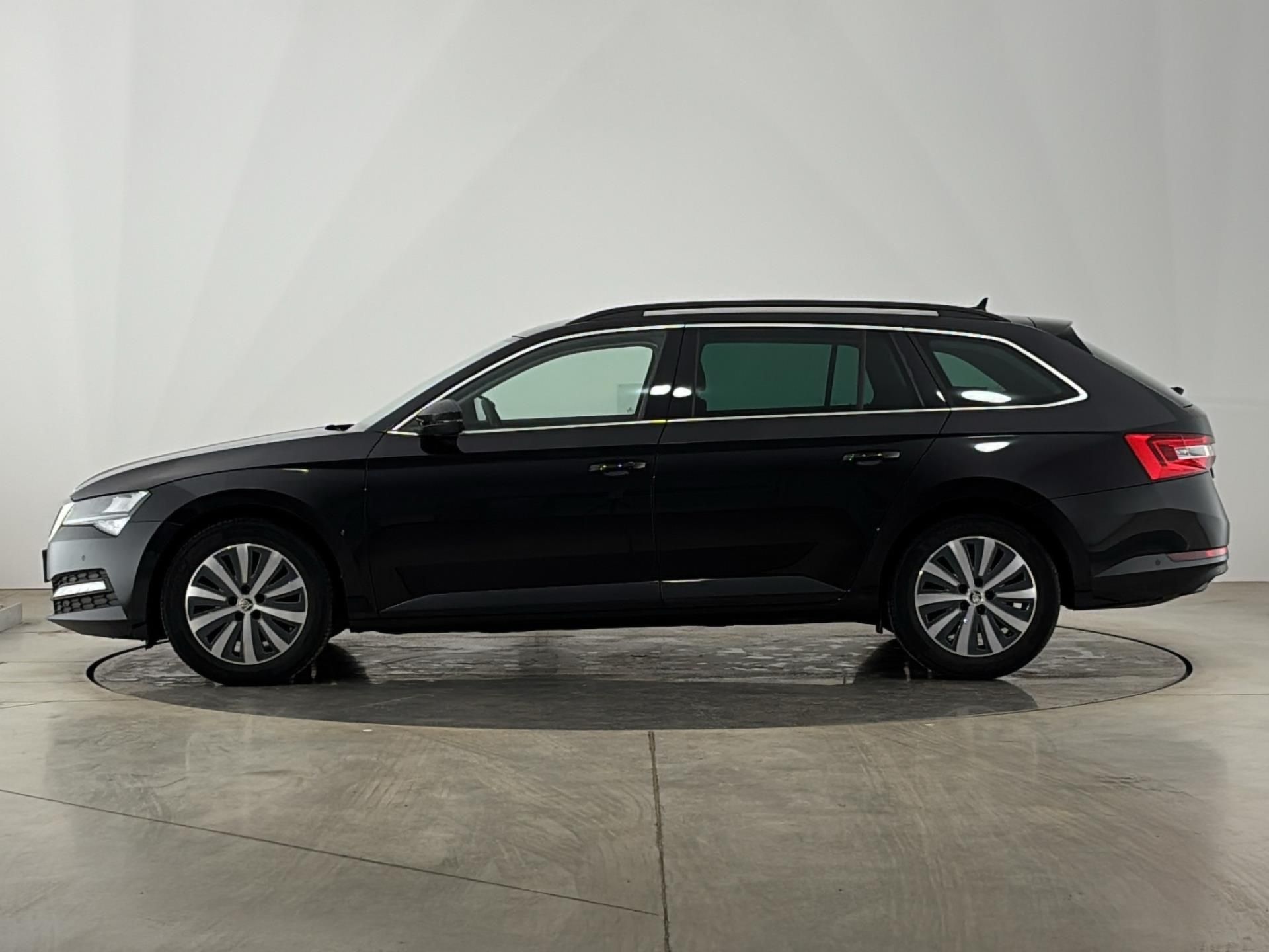 Škoda Superb, 2.0 TDI / 110 kW Ambition DSG - fotka 3