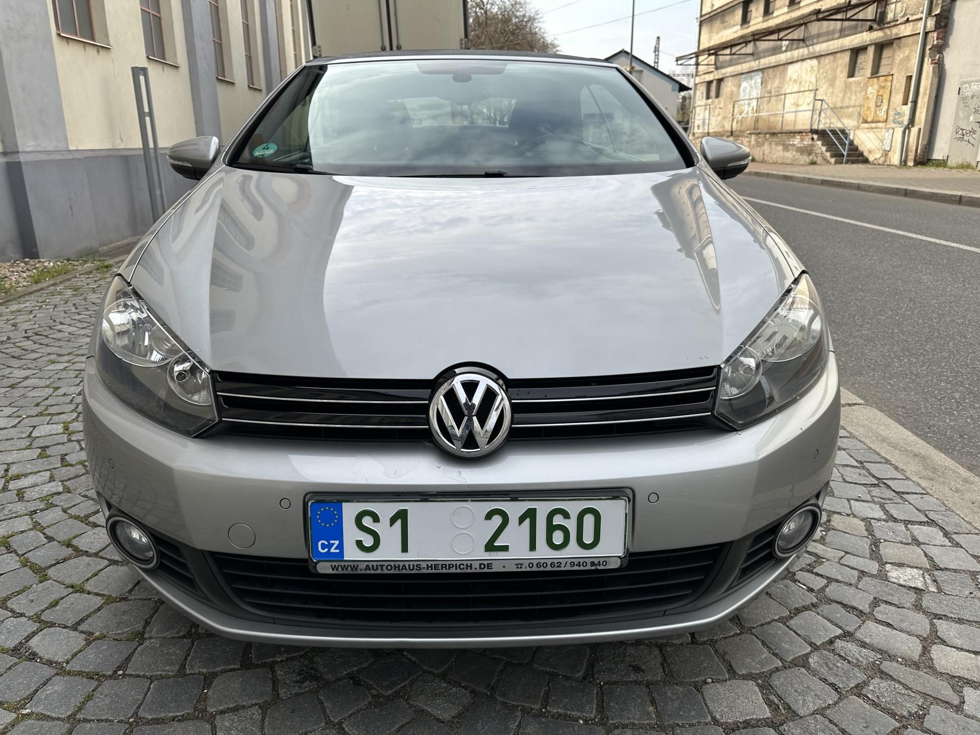 Volkswagen Golf, Cabrio 1,4 TSI - fotka 2