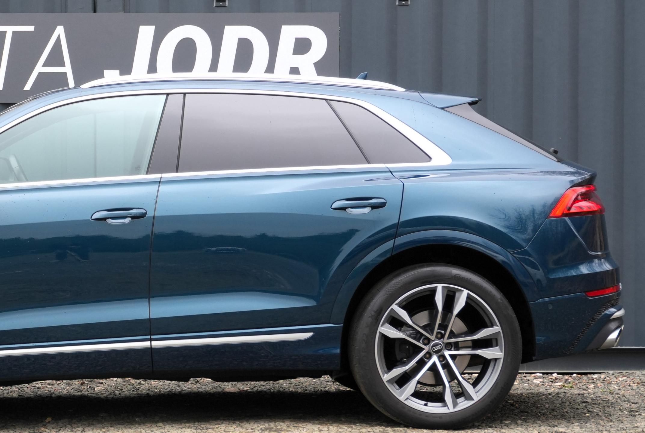 Audi SQ8, 4.0 TFSI, ČR, Tažné, Matrix - fotka 3
