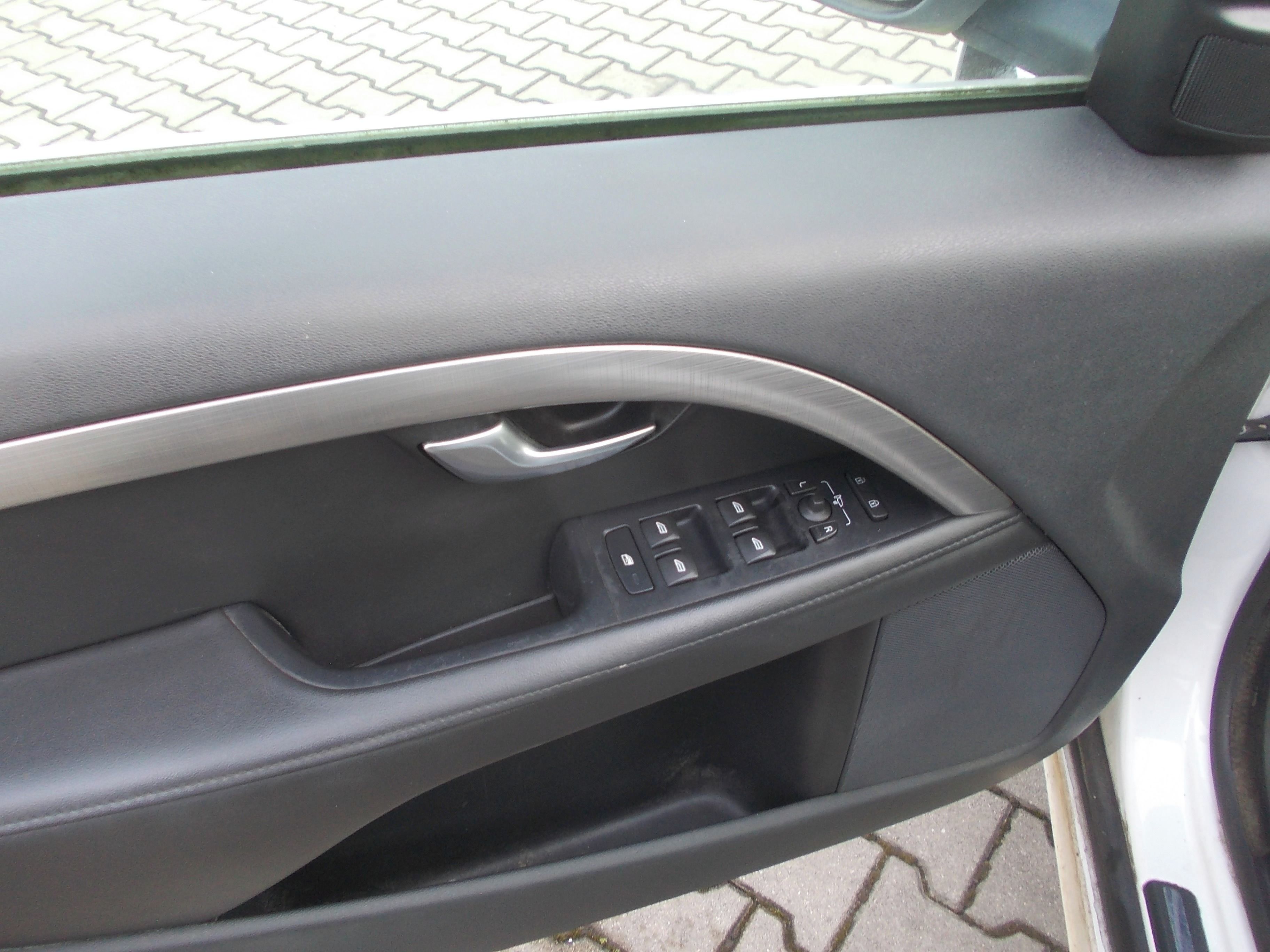Volvo S80, 2.4 D5 151KW - fotka 5