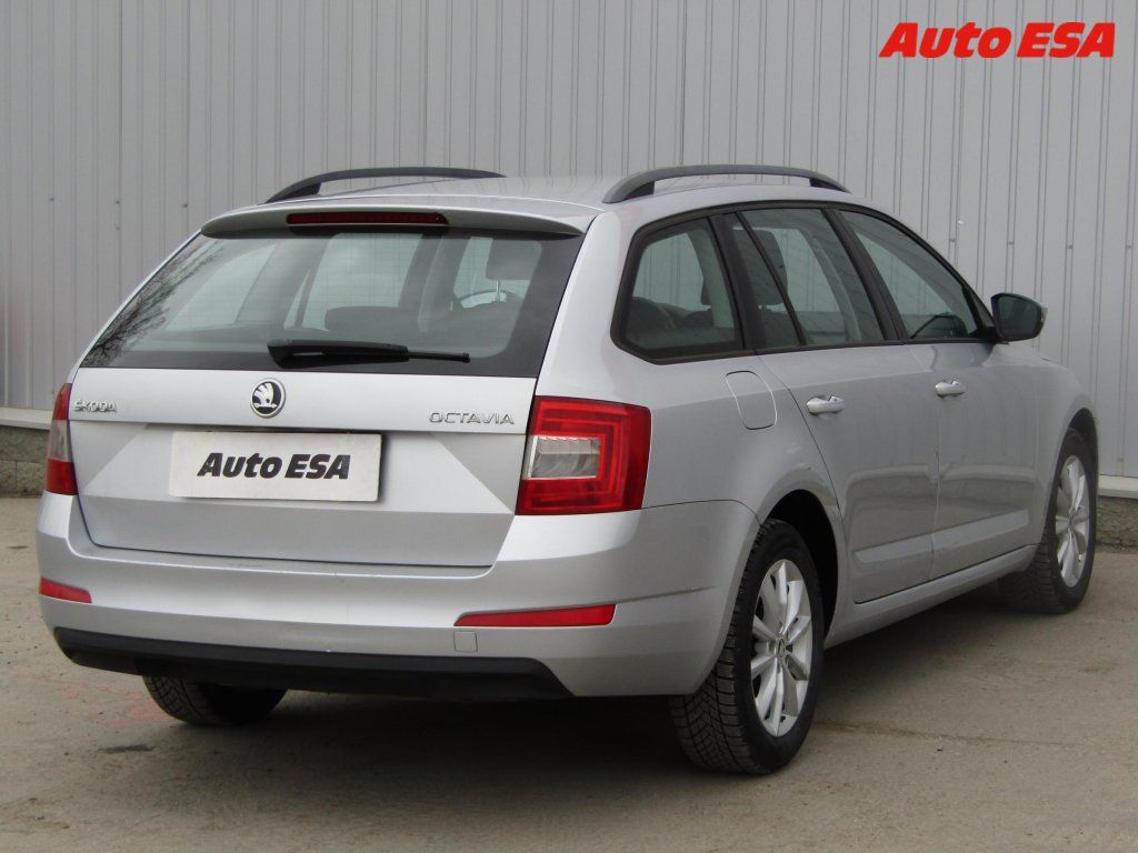 Škoda Octavia, 1.6 TDi,ČR - fotka 4