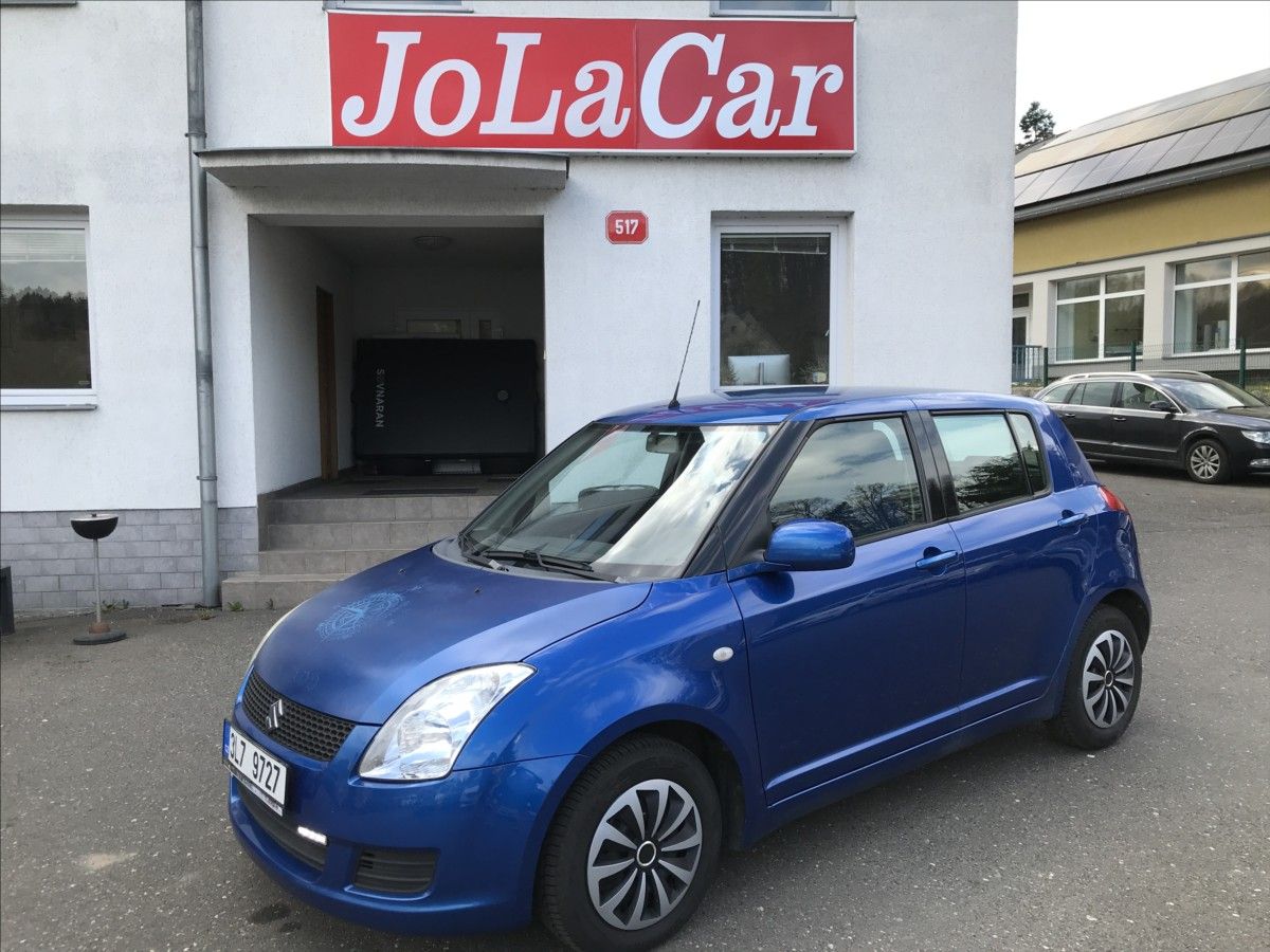 Suzuki Swift, 1,3 i 67kW 5dv. AC - fotka 2
