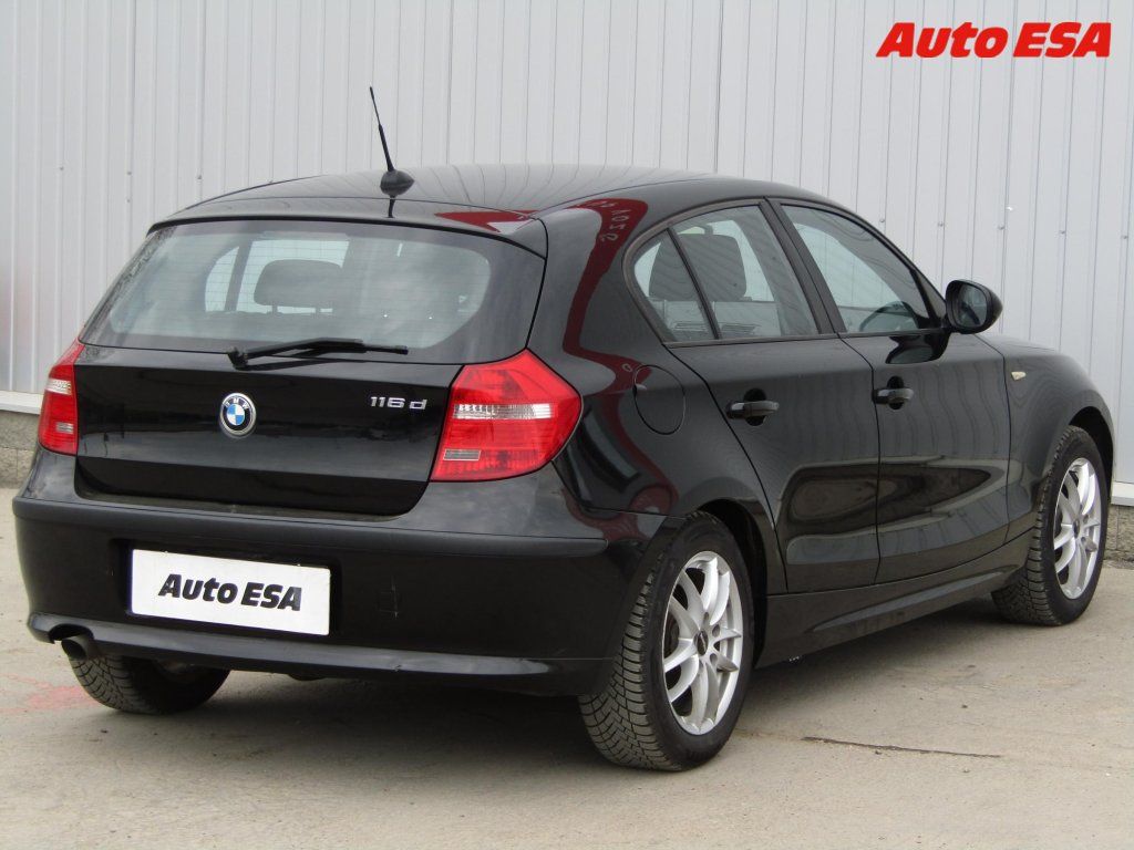 BMW Řada 1, 2.0D 116D,autoAC - fotka 4