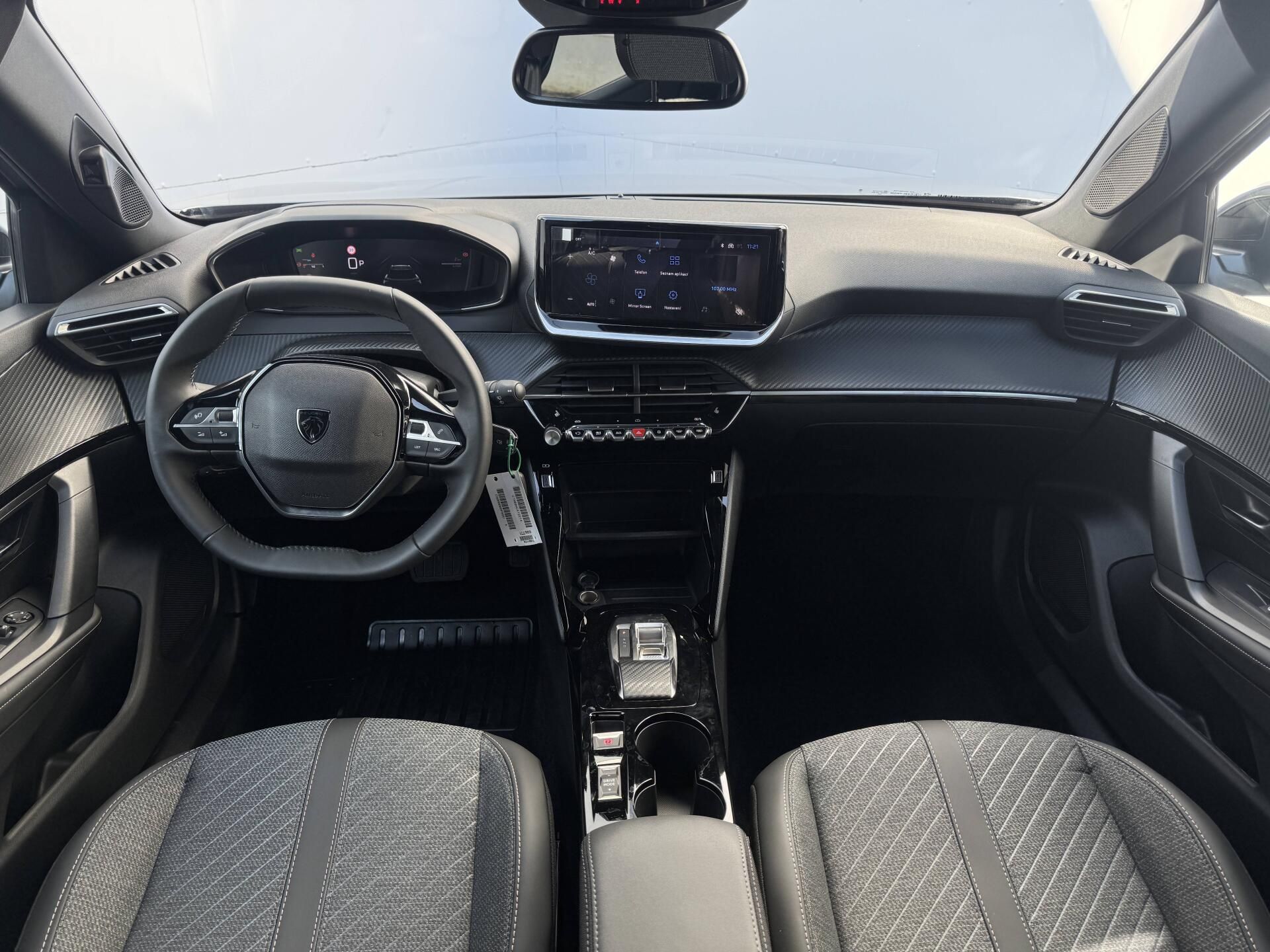 Peugeot 2008, ALLURE Hybrid  1,2 110 e-DCS6 - fotka 6
