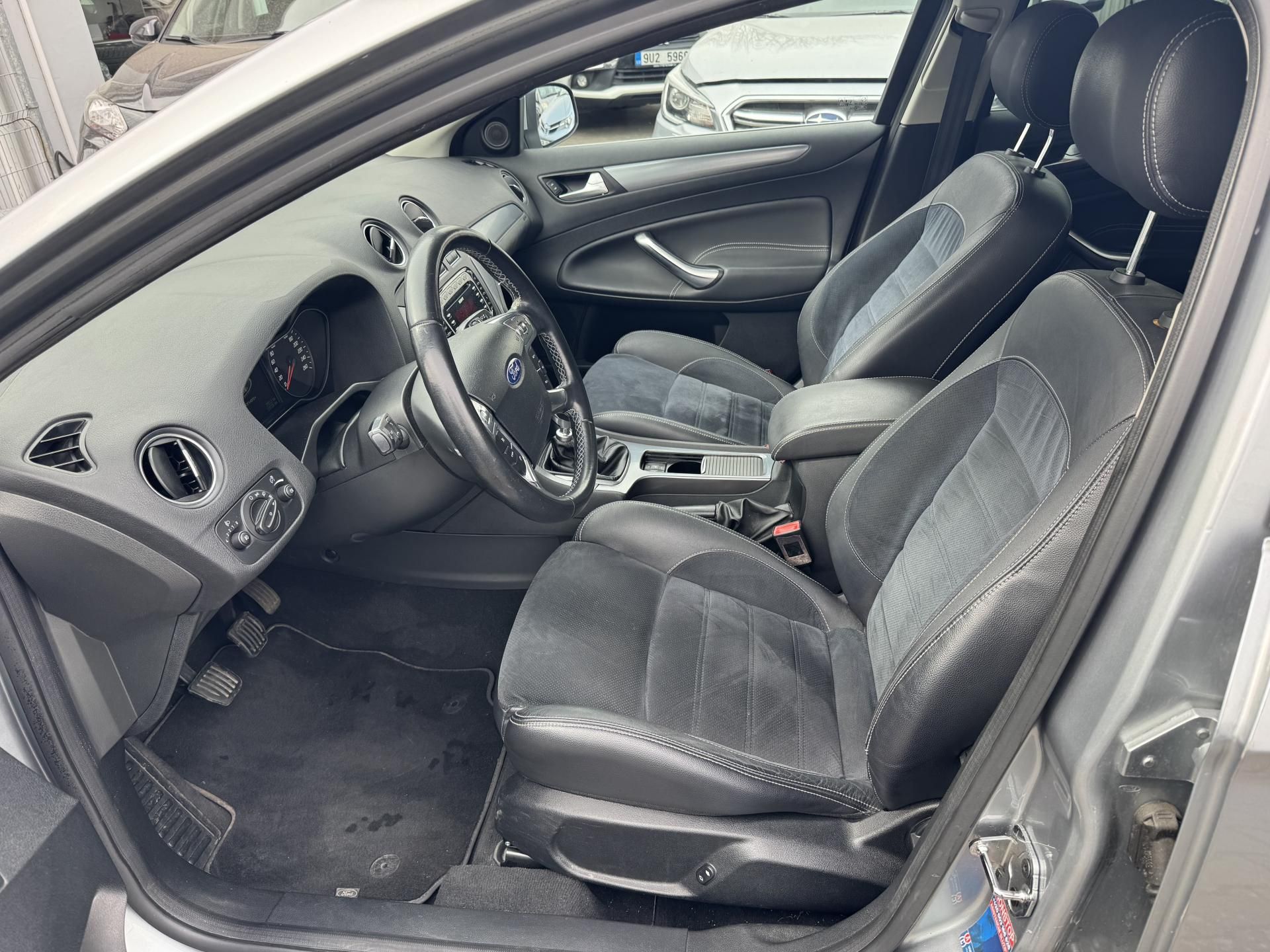 Ford Mondeo, 1,6EcoBoost Titanium Plus, ČR - fotka 5