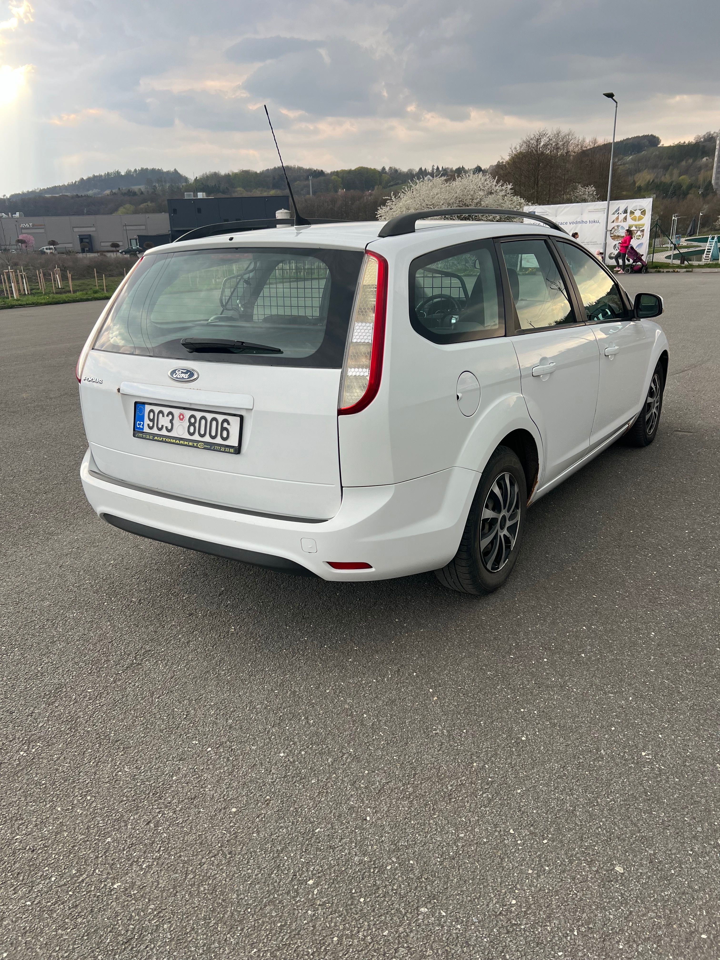 Ford Focus, 1,6i 74kw - fotka 5