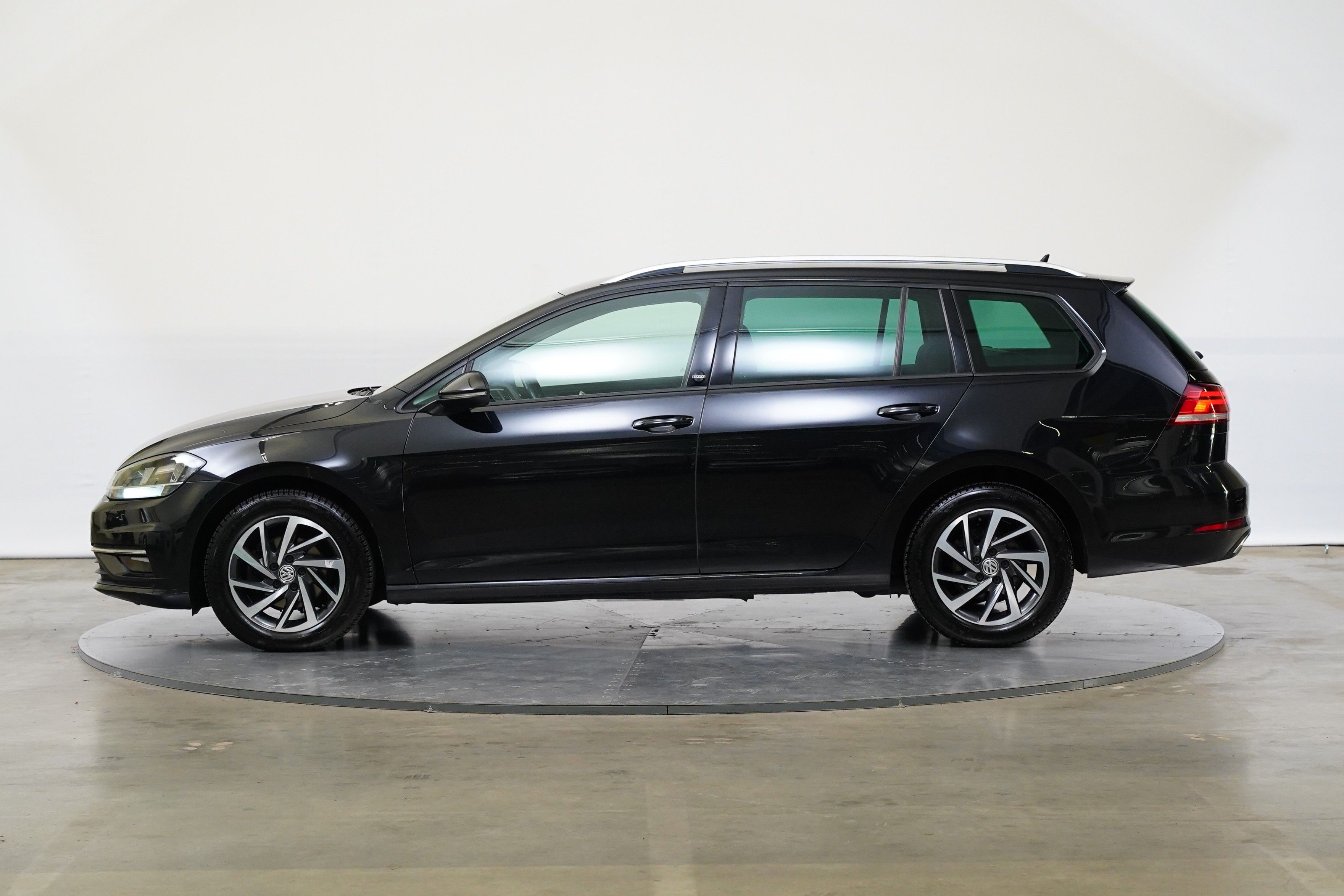 Volkswagen Golf, 1.6 TDI 85 kW Sound - fotka 3