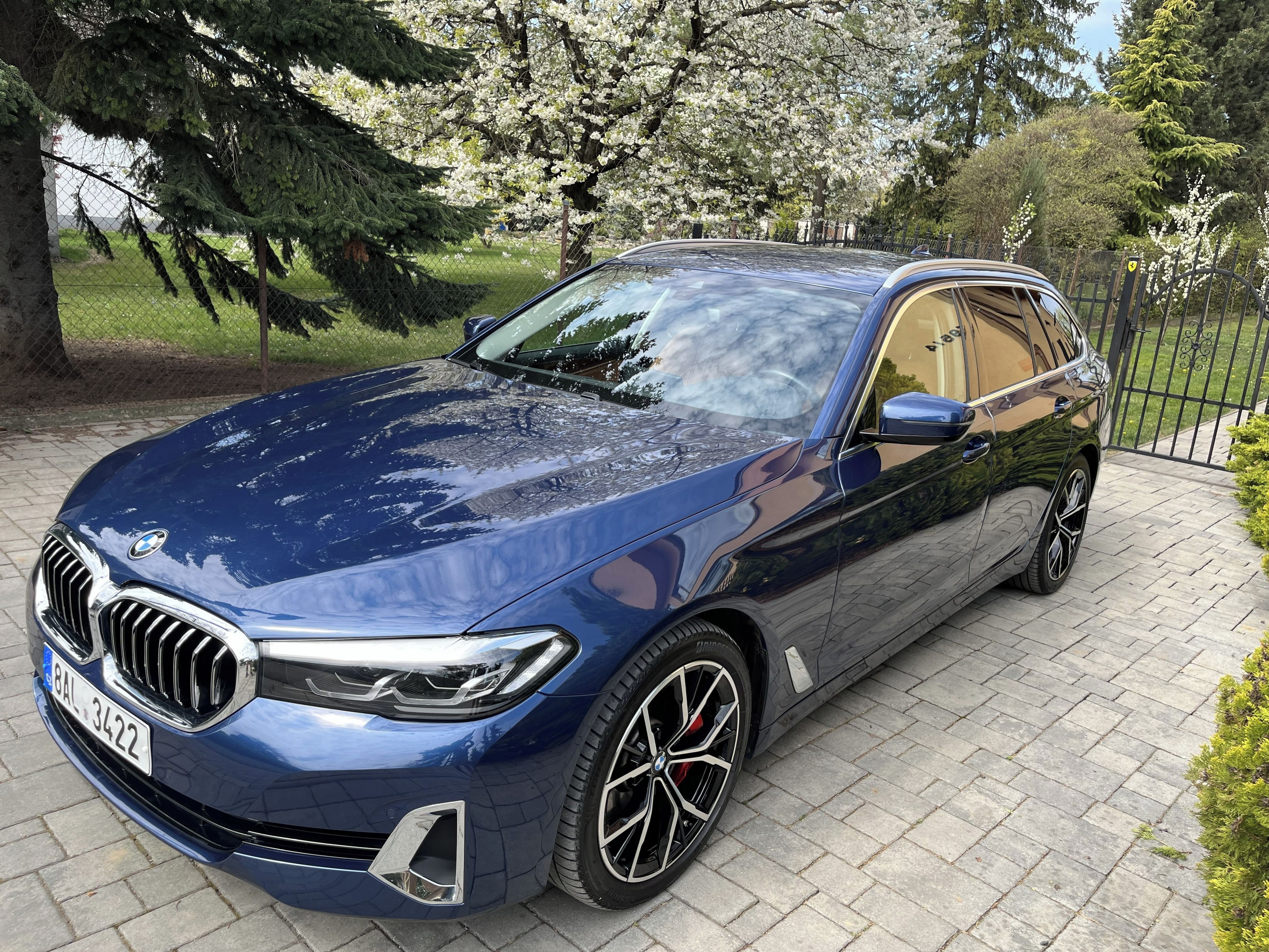 BMW Řada 5, BMW 530d xDrive Luxury Line - fotka 2