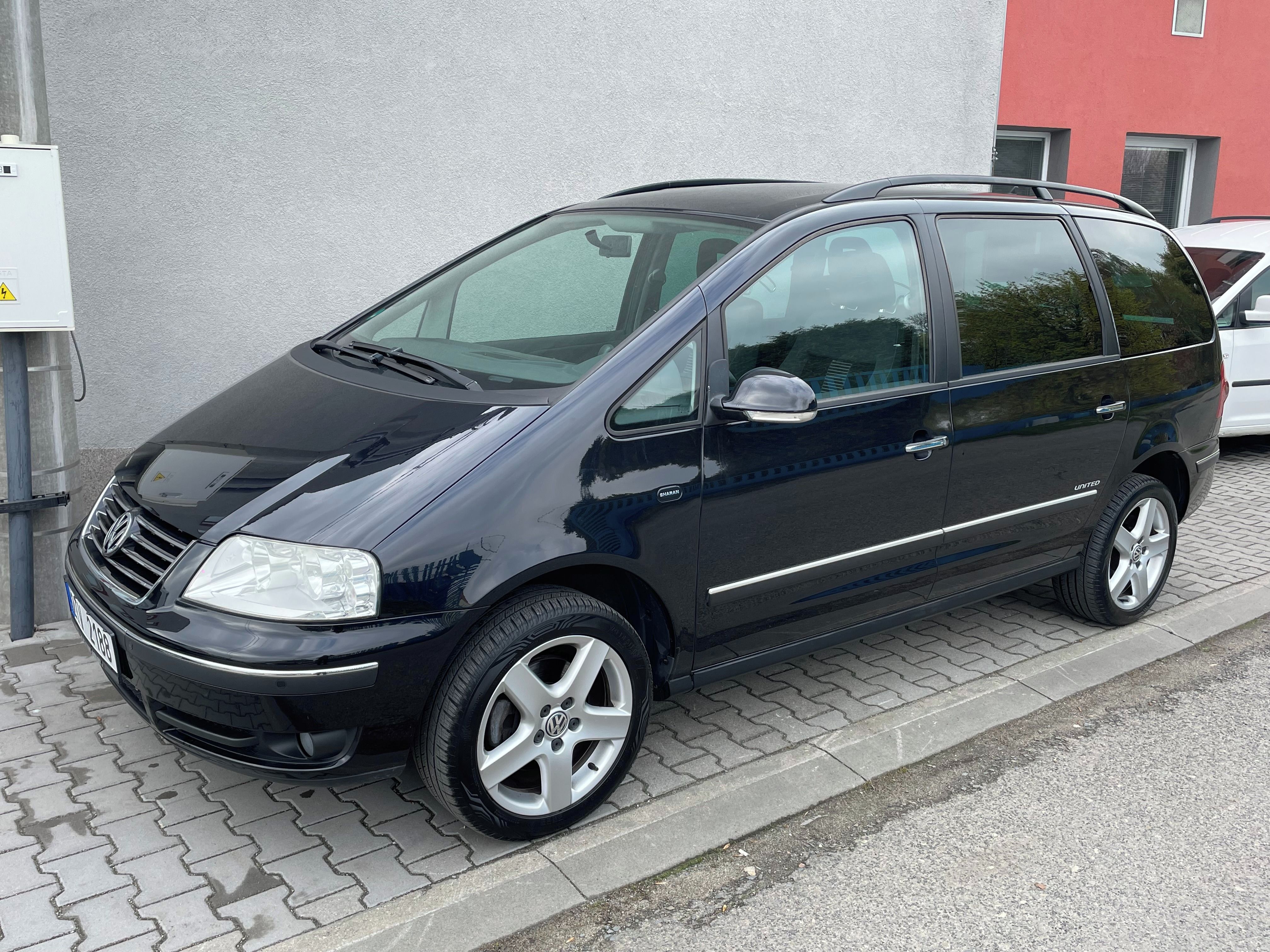 Volkswagen Sharan, 2.0 TDI United Serv.kniha - fotka 2
