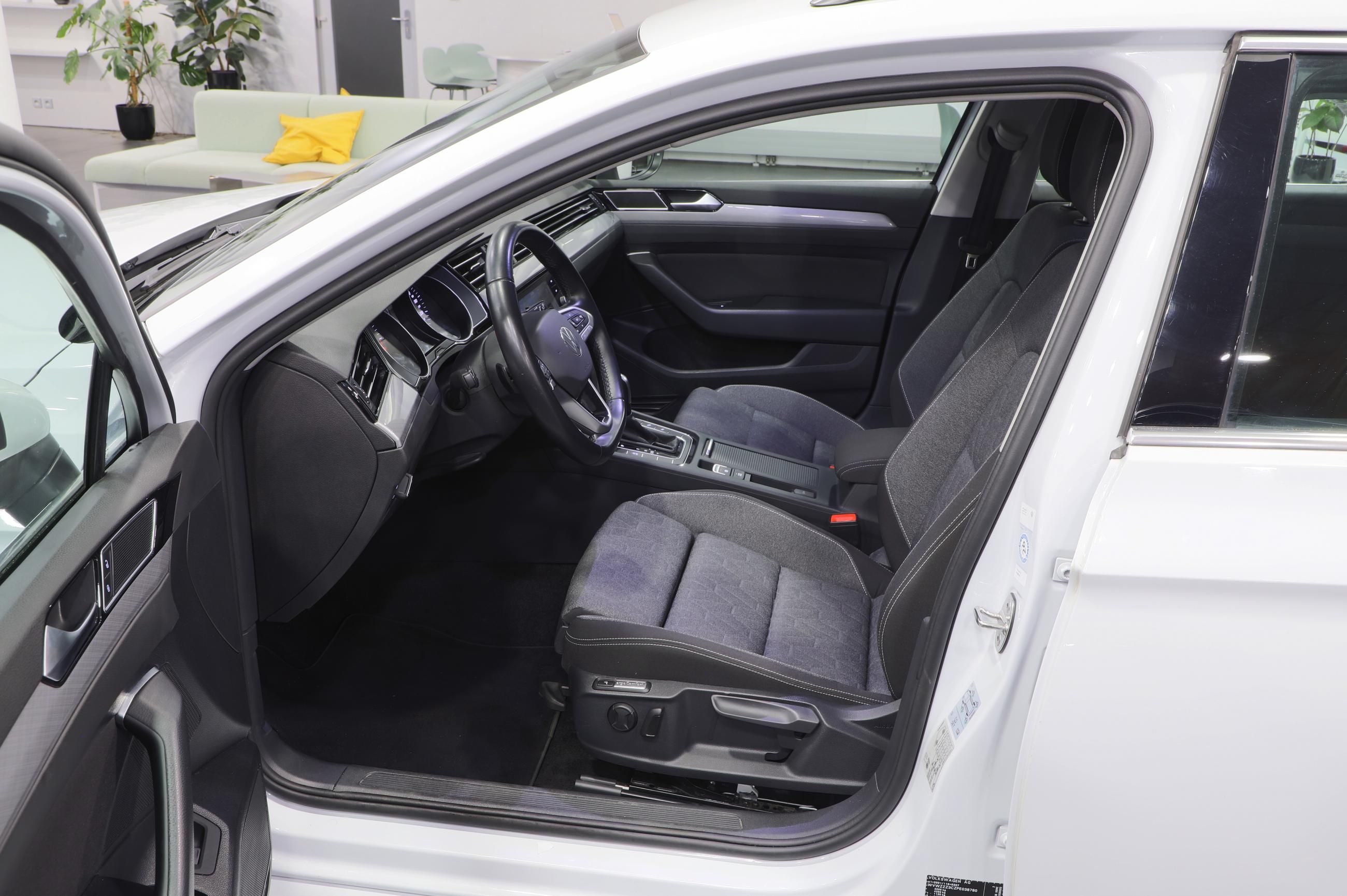 Volkswagen Passat, 2.0 TDI 110kW DSG / ALU 16'' - fotka 6
