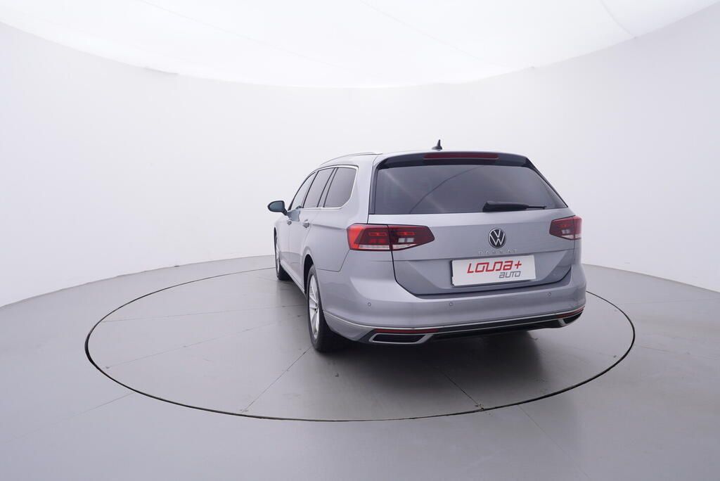 Volkswagen Passat Variant, Elegance 2.0 TDI 110 kW - fotka 4