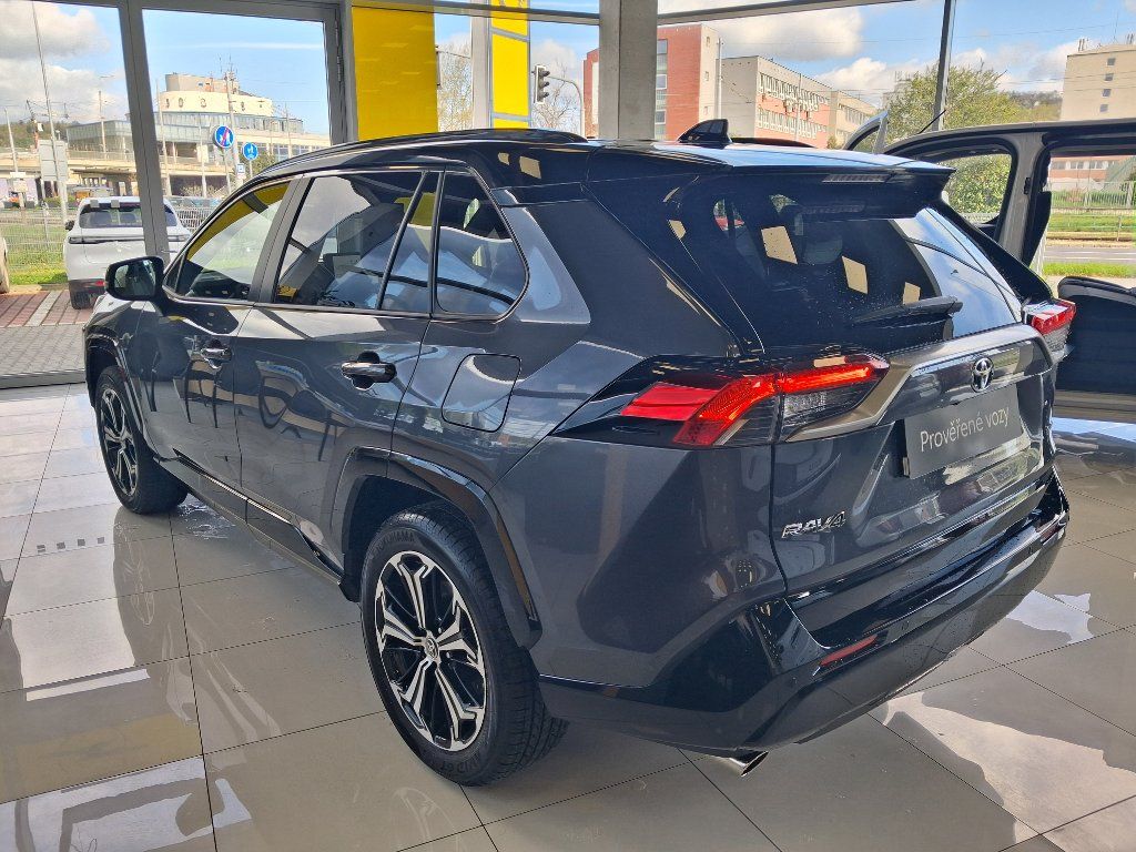 Toyota Rav4, 2.5 136kW PHEV 2025 - fotka 5