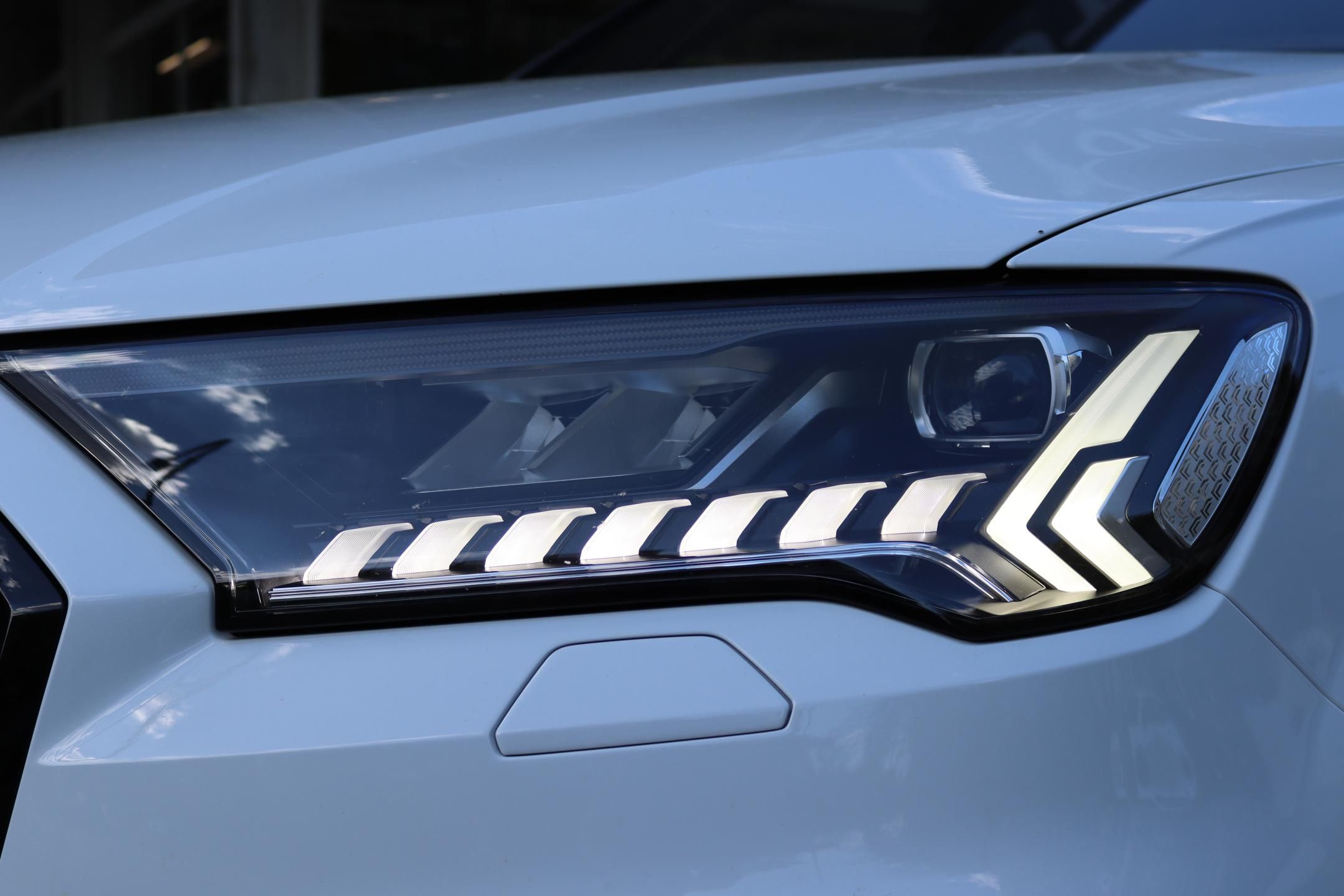 Audi Q7, 55TFSI V6 QUATTRO S-LINE 250kW - fotka 4