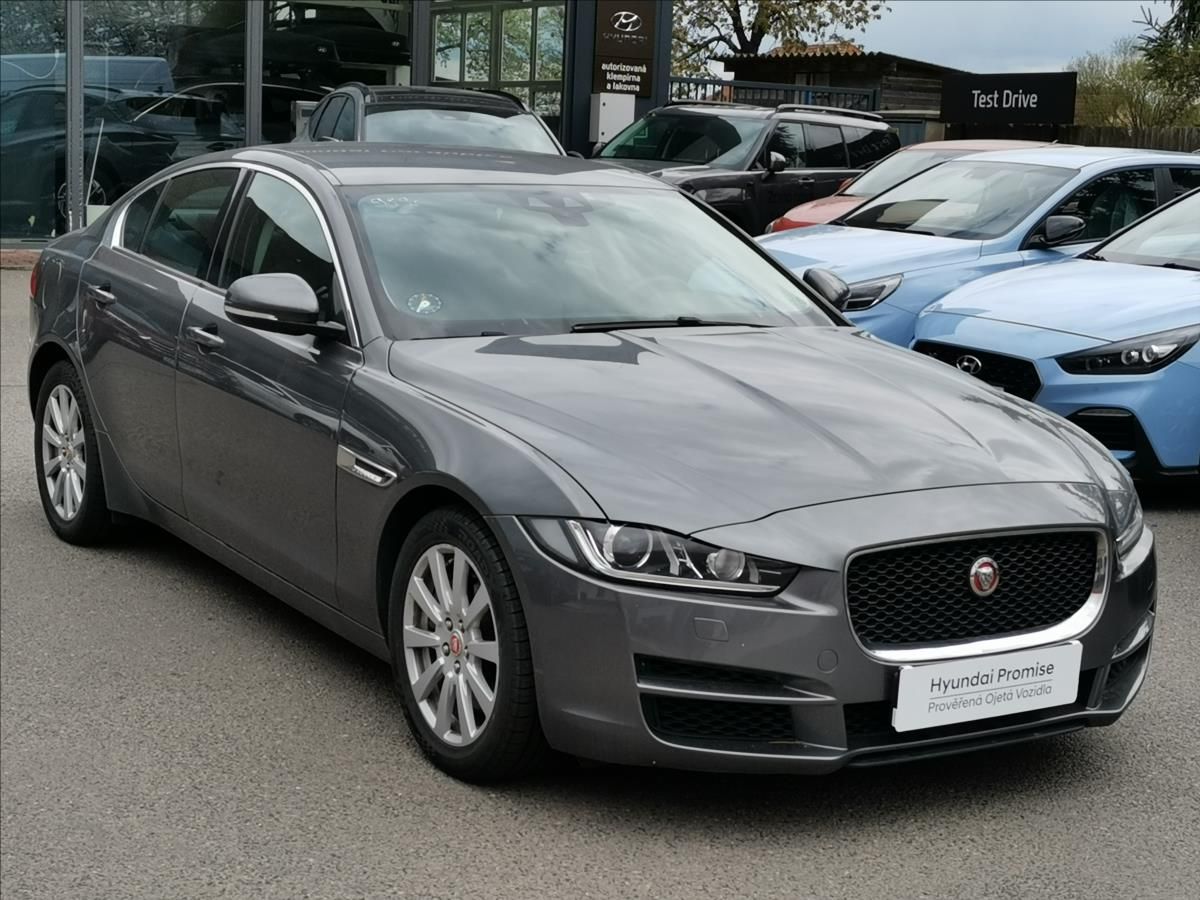 Jaguar XE, 2,0 Pobočka Kolín - fotka 3