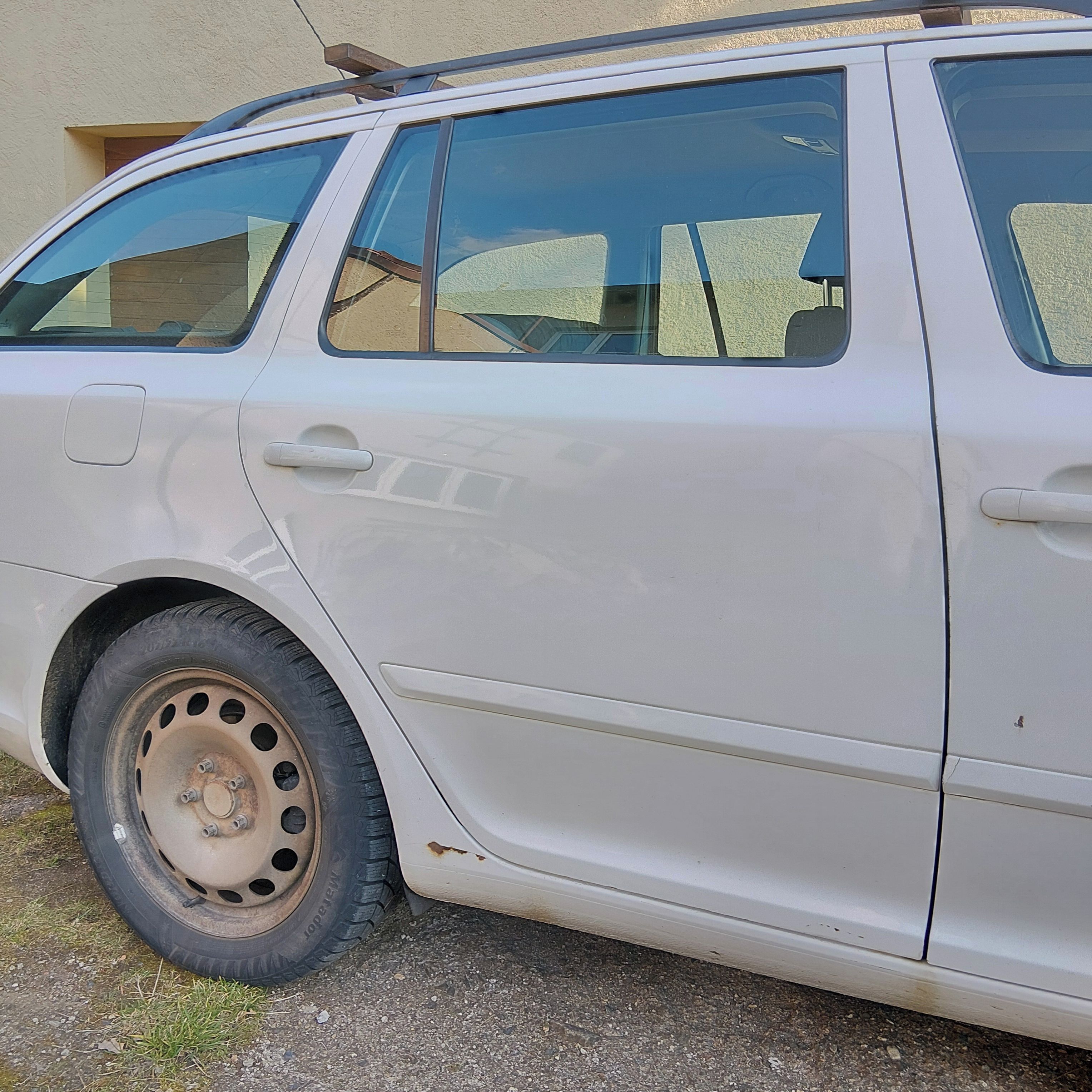 Škoda Octavia, ŠKODA OCTAVIA 1.6 TDI 77KW - fotka 3