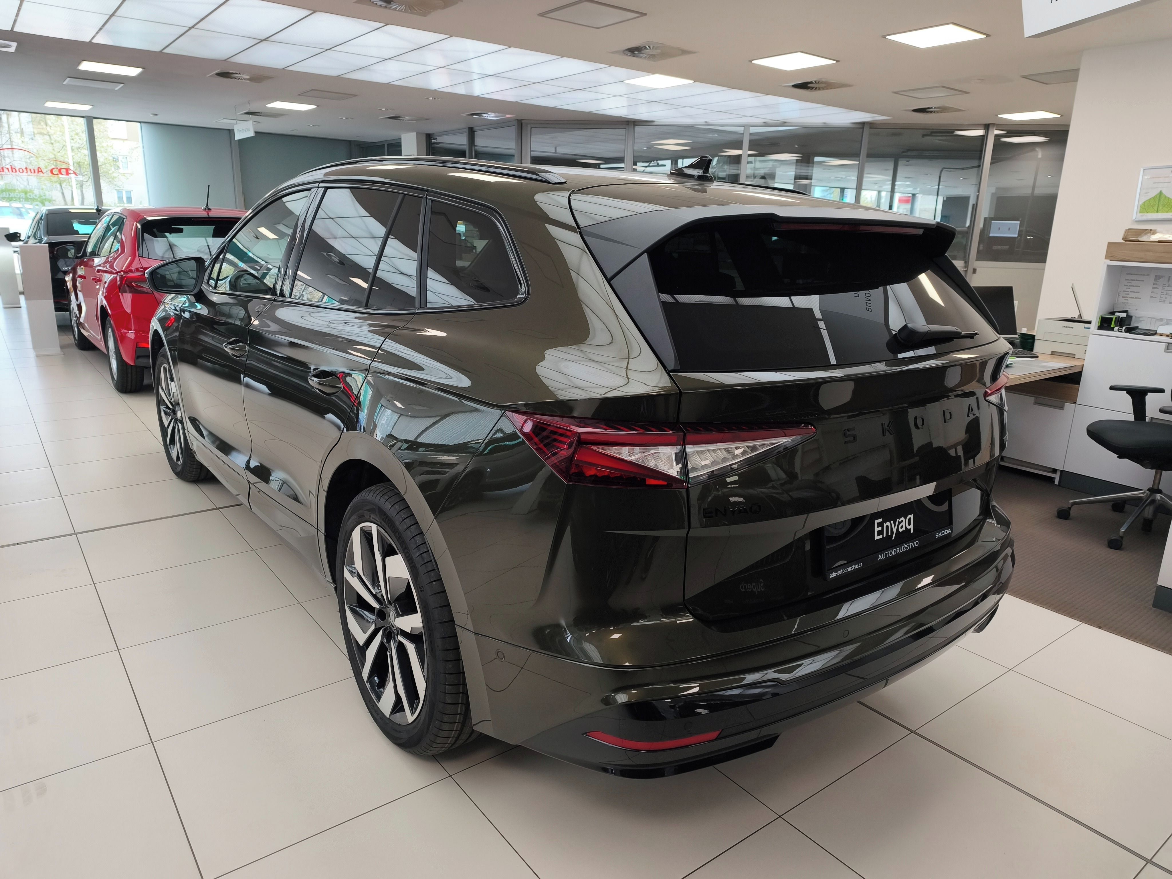 Škoda Enyaq, Sportl. 85x 210 kW 1° aut. 4x4 - fotka 3