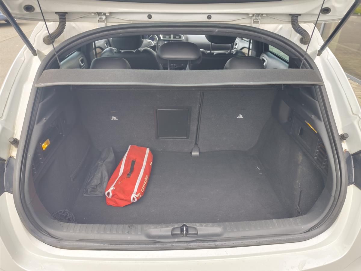 DS 4, 2,0   Sport - Chic, 2,0hDI 133 - fotka 5