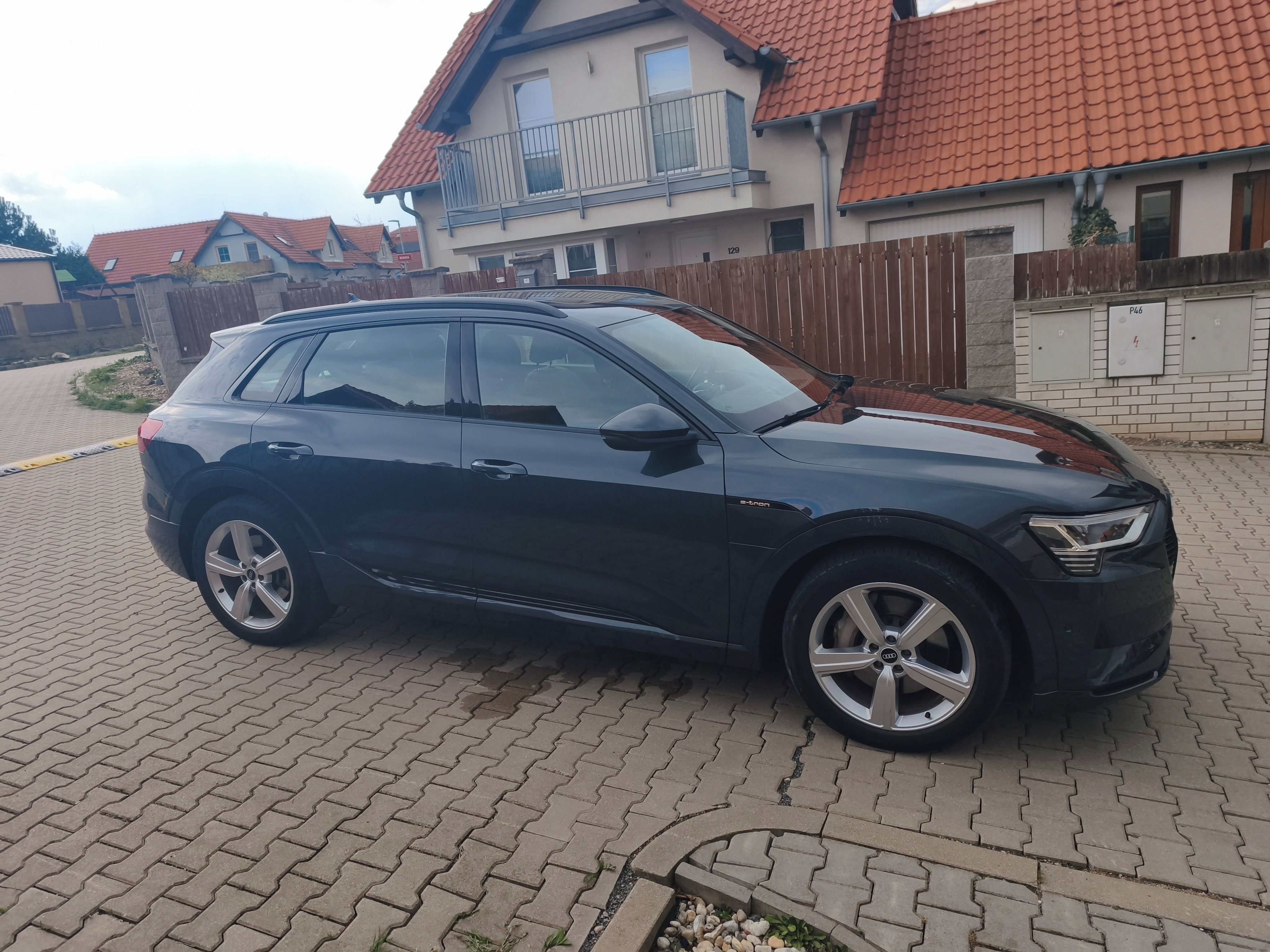 Audi e-tron, 55*B&O*PANO*kůže*Tažné*SoH90% - fotka 6