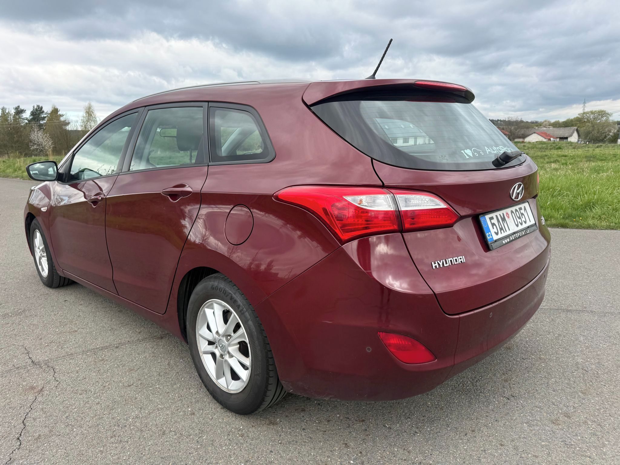 Hyundai i30, COMFORT 1,6 81 kW - fotka 3
