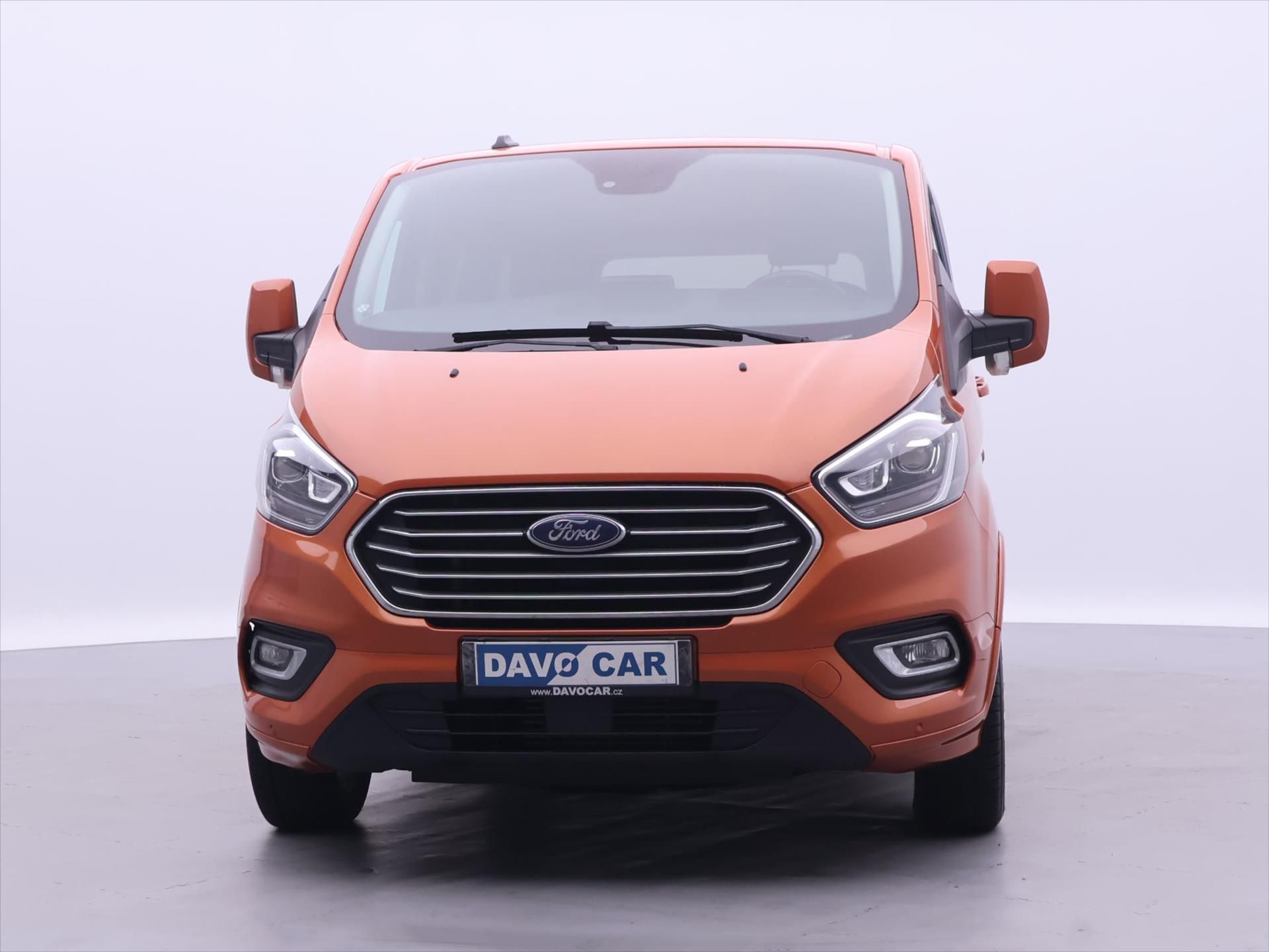 Ford Tourneo Custom, 2,0 EcoBlue 136kW L2 Titanium - fotka 2