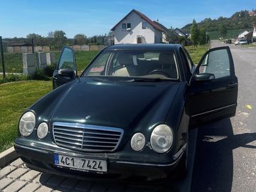 320 CDI, W 210