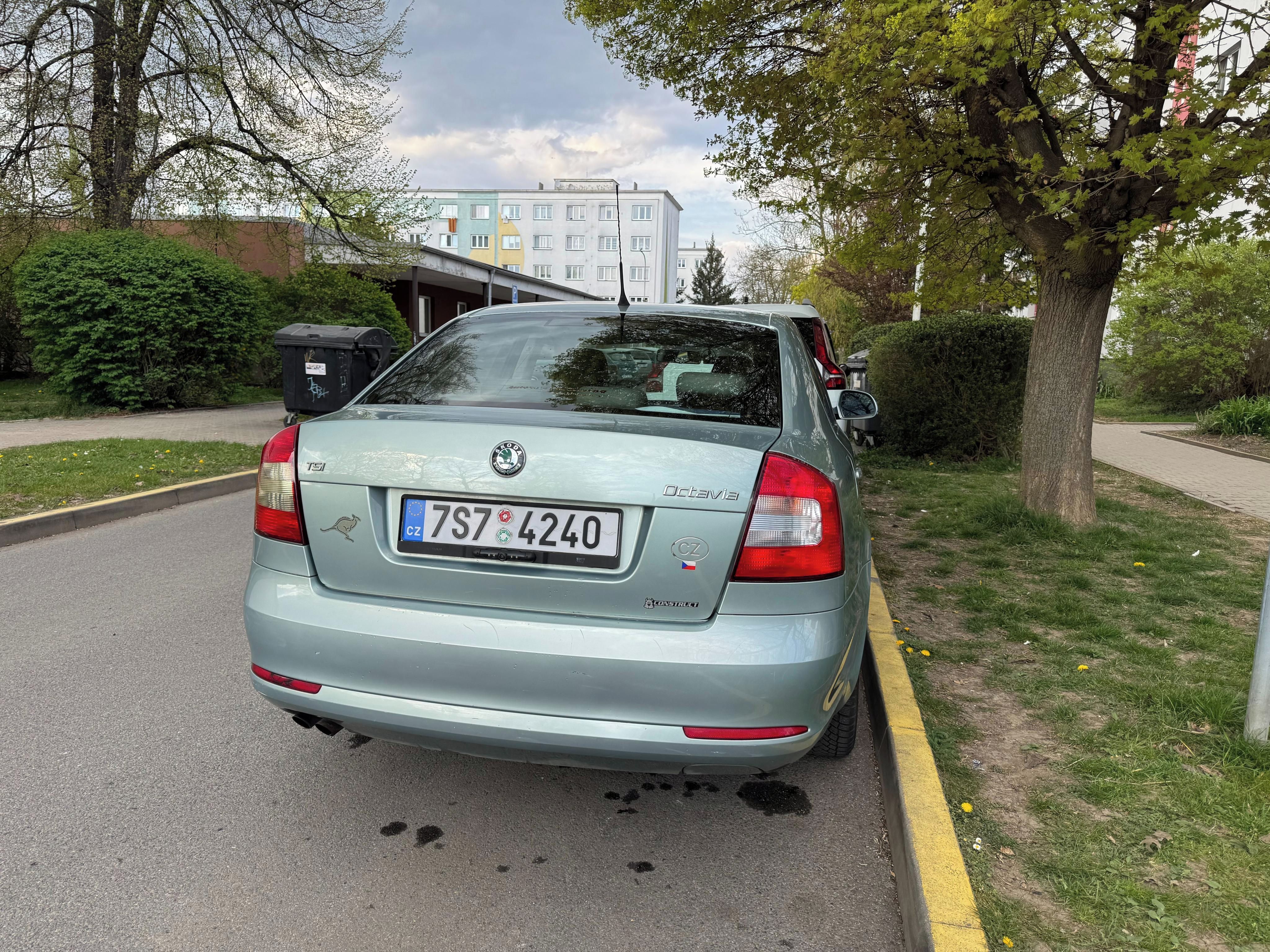 Škoda Octavia, 1.4 TSI, servisováno - fotka 5