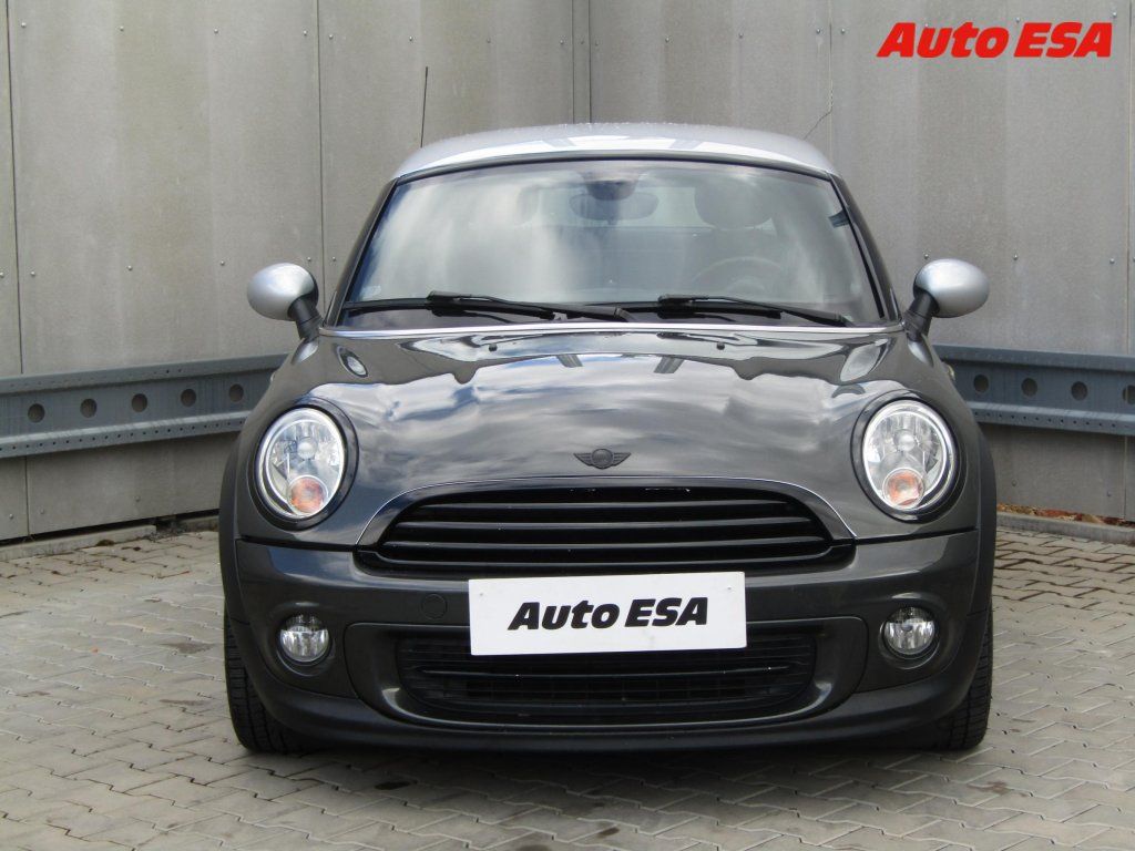 Mini Cooper, 1.6 i,AT,AC - fotka 2