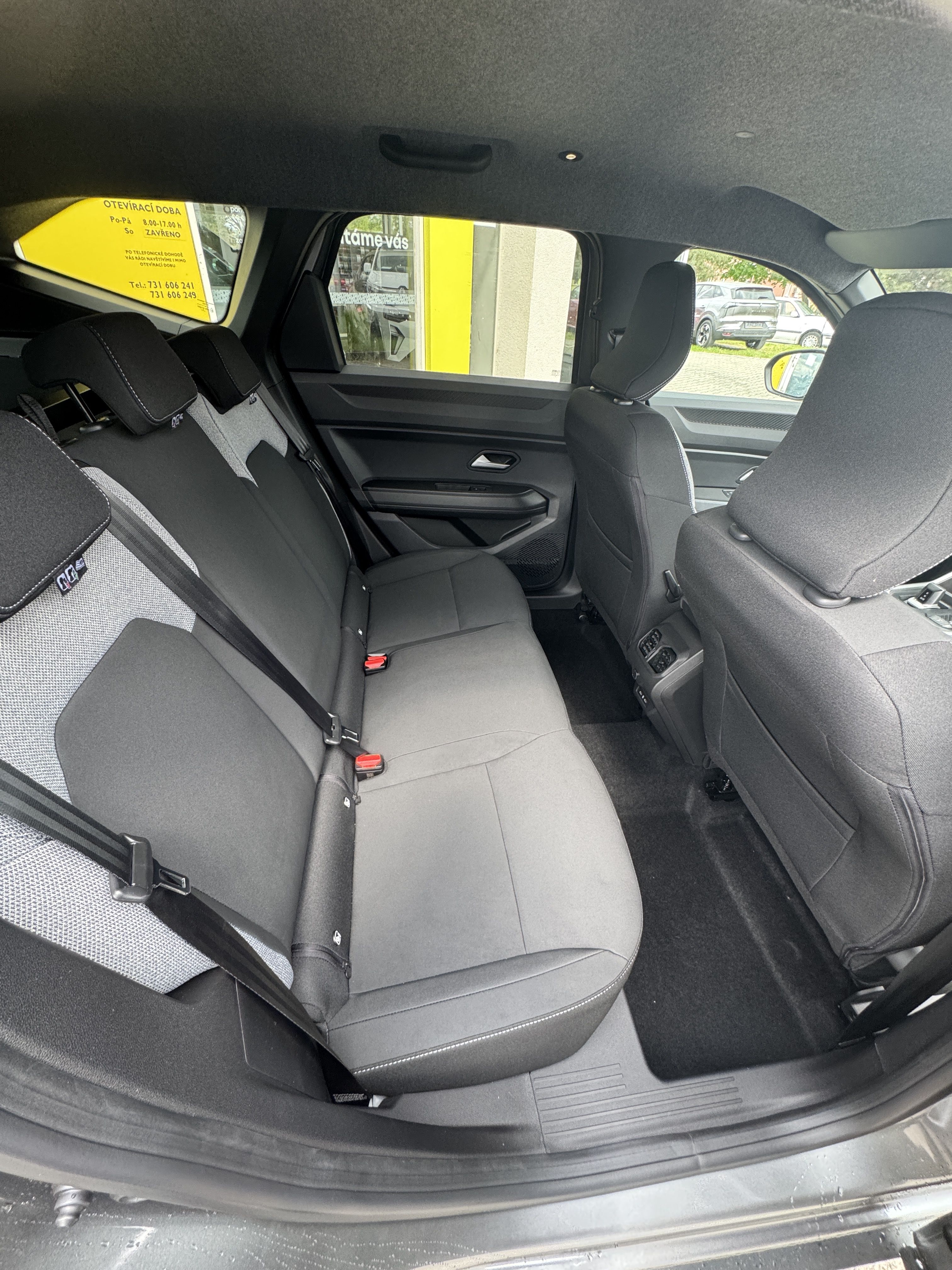 Dacia Bigster, Journey hybrid 155 CELEBRATION - fotka 6